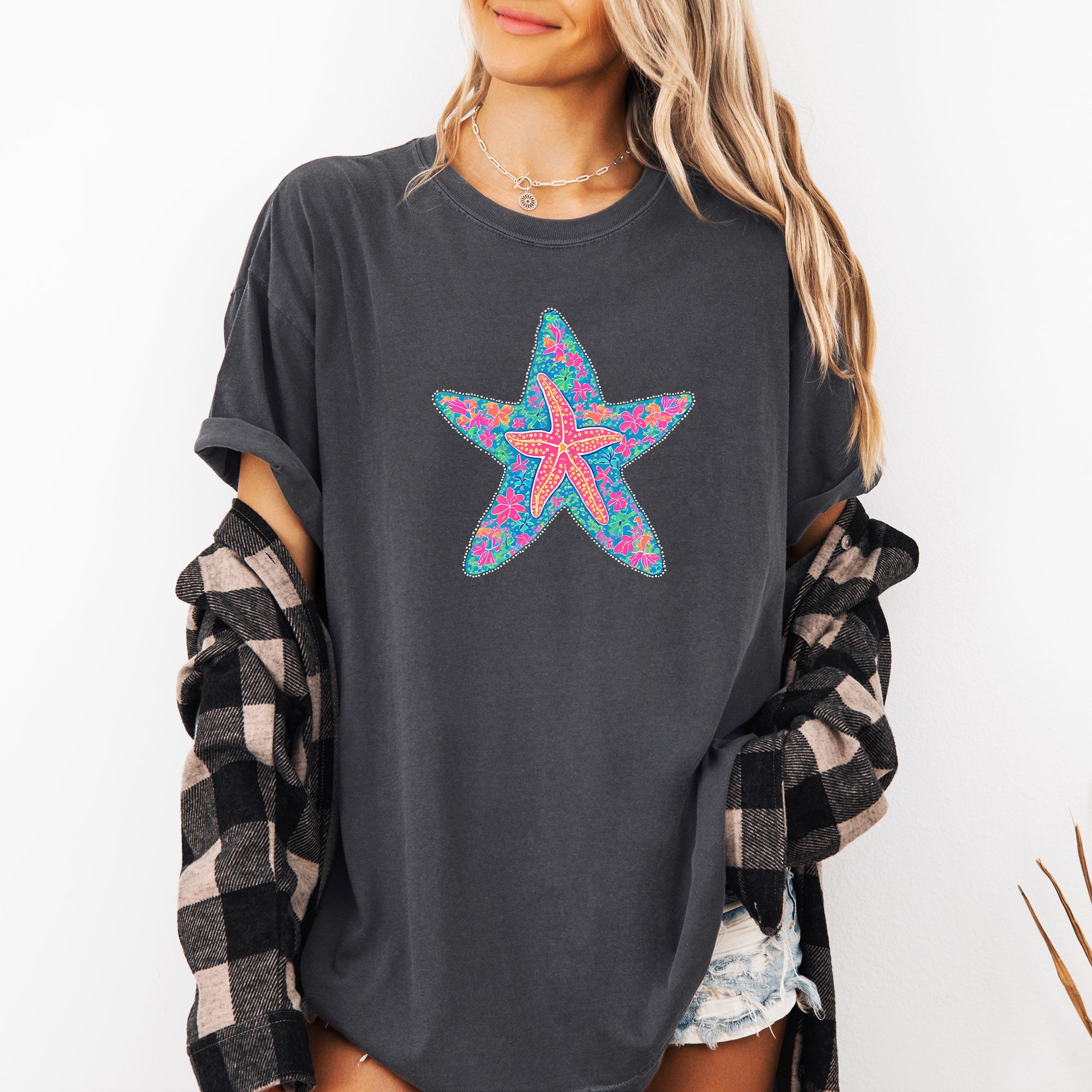 Starfish And Sea Life Summer Beach Vibes For Coastal Lovers And Sun Seekers Comfort Colors Tee