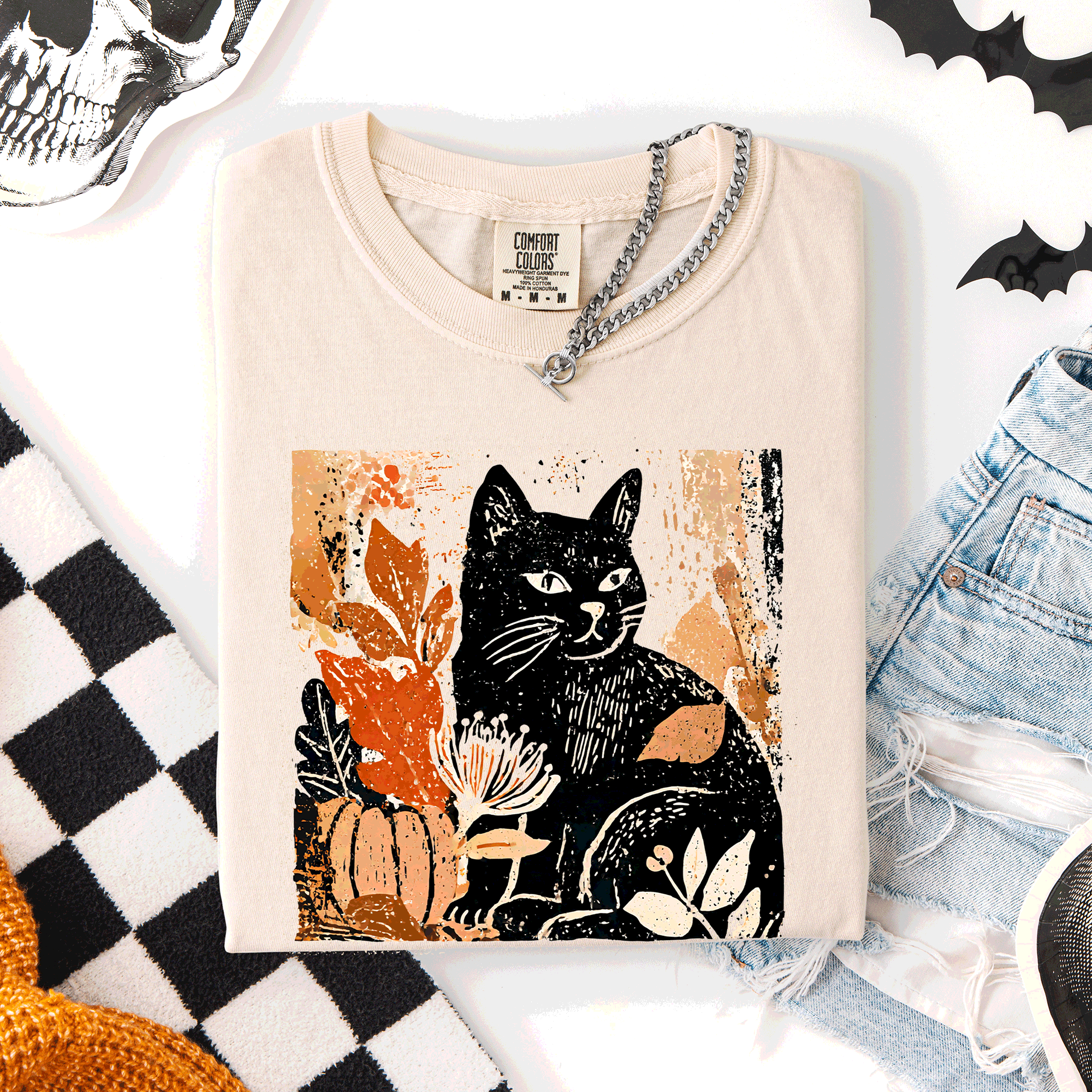 Vintage Black Cat Halloween Autumn Fall Pumpkin Cozy Spooky Nighttime Comfort Colors Tee