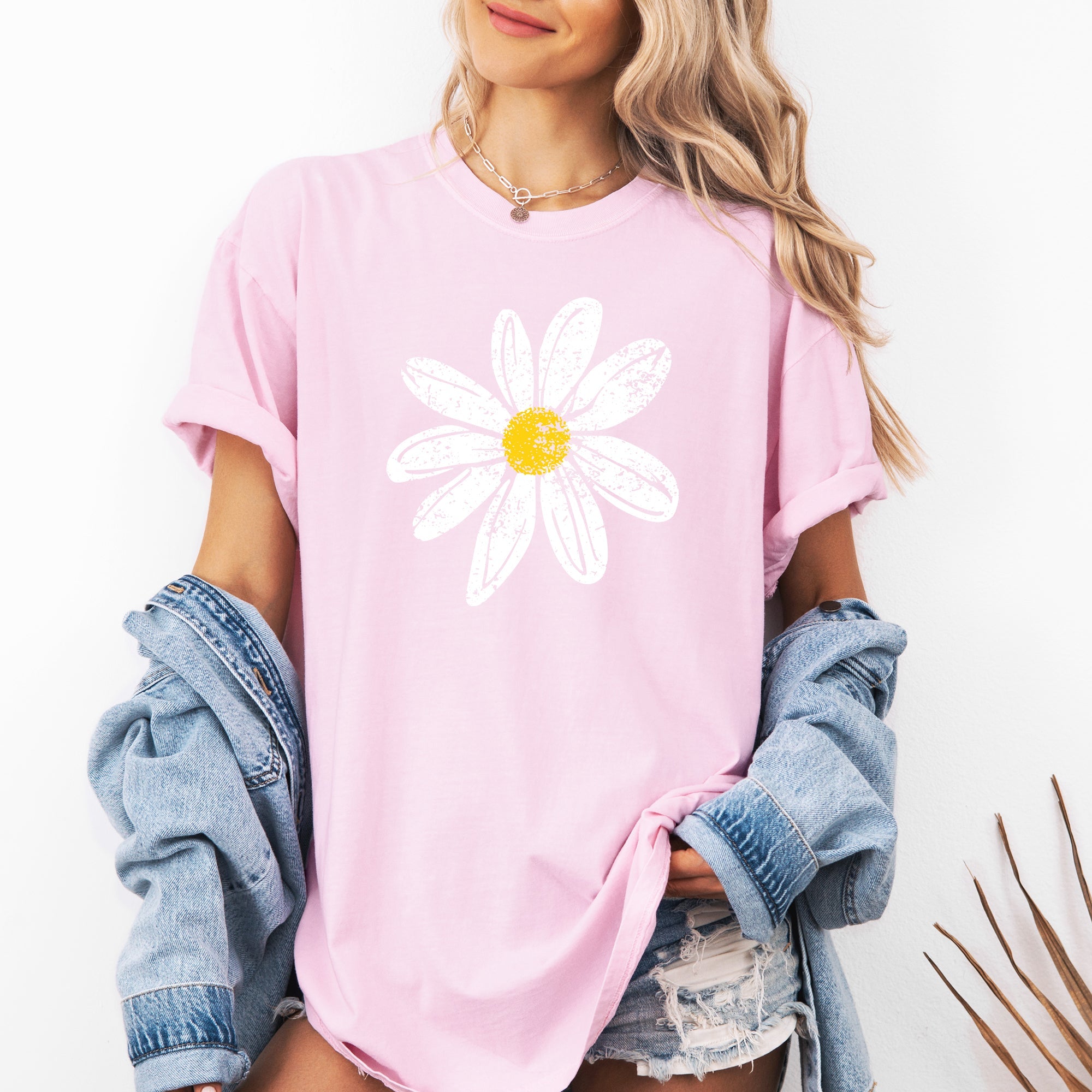 Vintage Daisy Floral Print With Sunlit Summer Vibes And Timeless Floral Charm Comfort Colors Tee