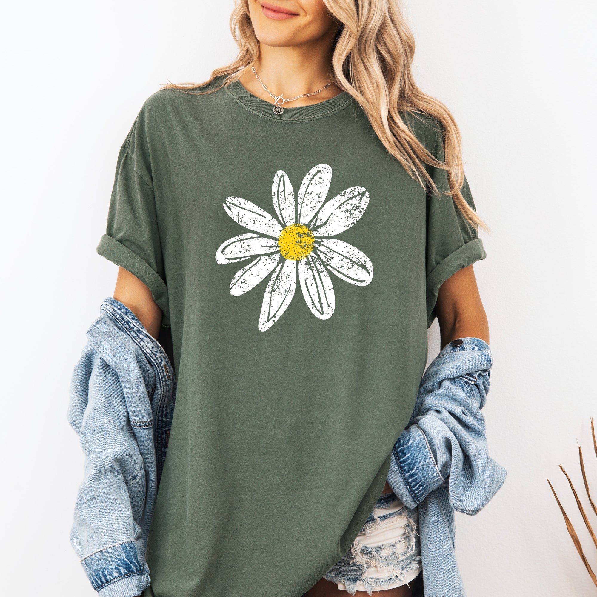 Vintage Daisy Floral Print With Sunlit Summer Vibes And Timeless Floral Charm Comfort Colors Tee