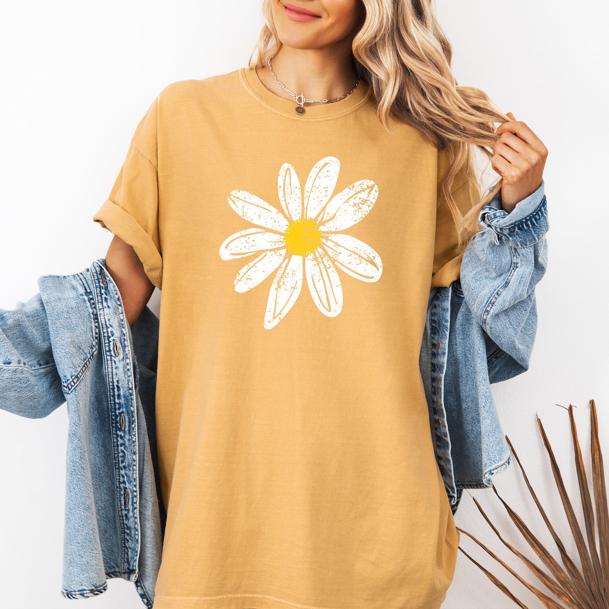 Vintage Daisy Floral Print With Sunlit Summer Vibes And Timeless Floral Charm Comfort Colors Tee