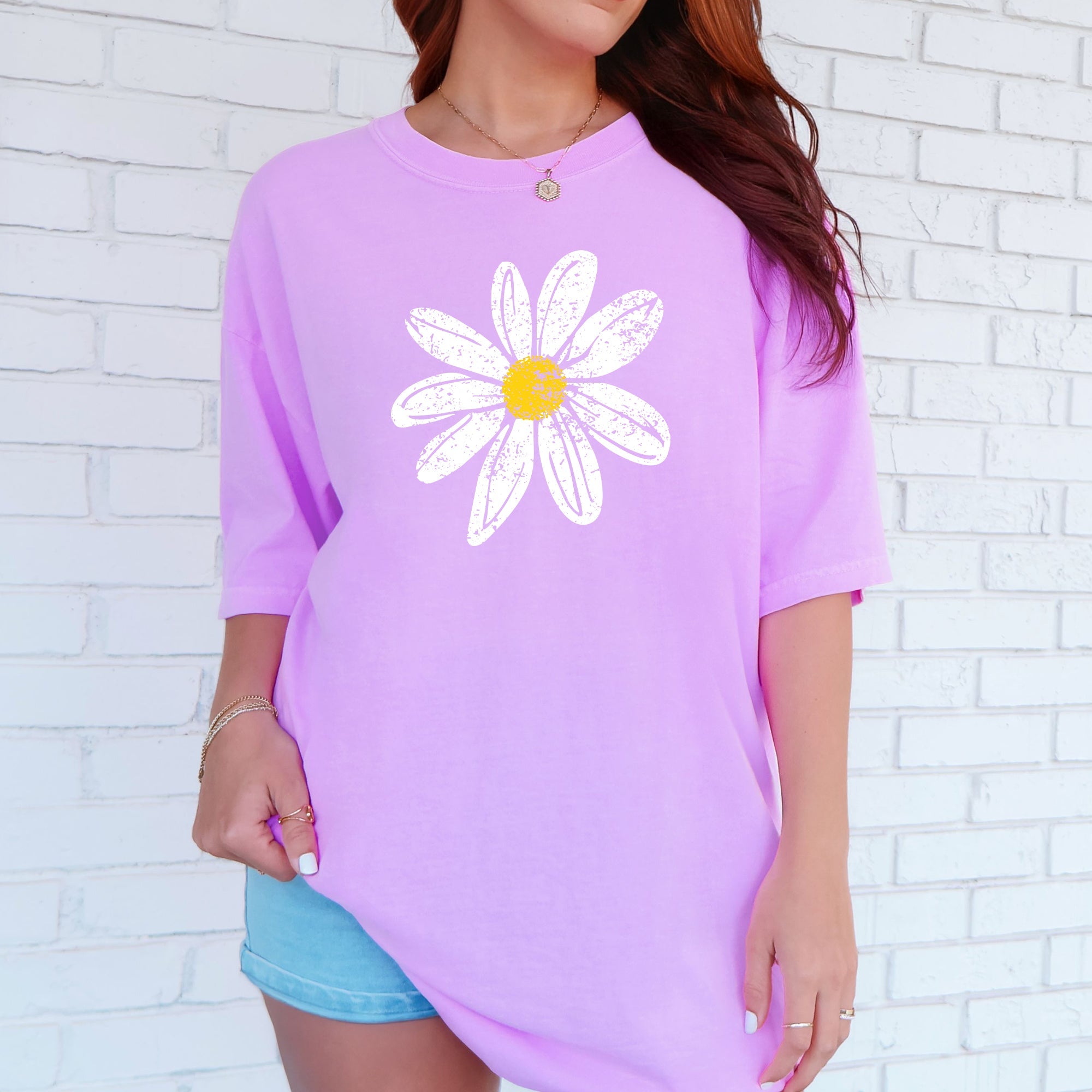 Vintage Daisy Floral Print With Sunlit Summer Vibes And Timeless Floral Charm Comfort Colors Tee