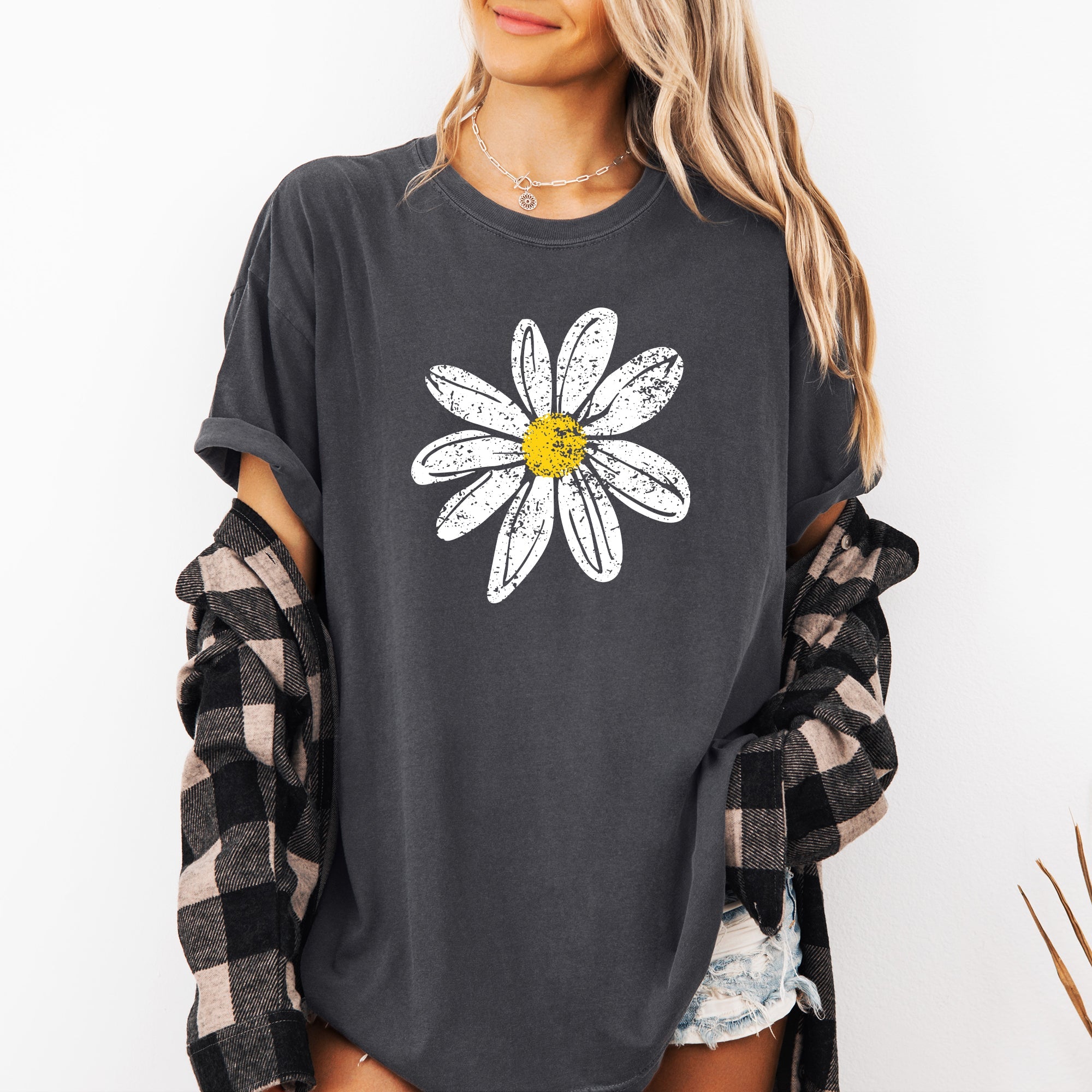 Vintage Daisy Floral Print With Sunlit Summer Vibes And Timeless Floral Charm Comfort Colors Tee