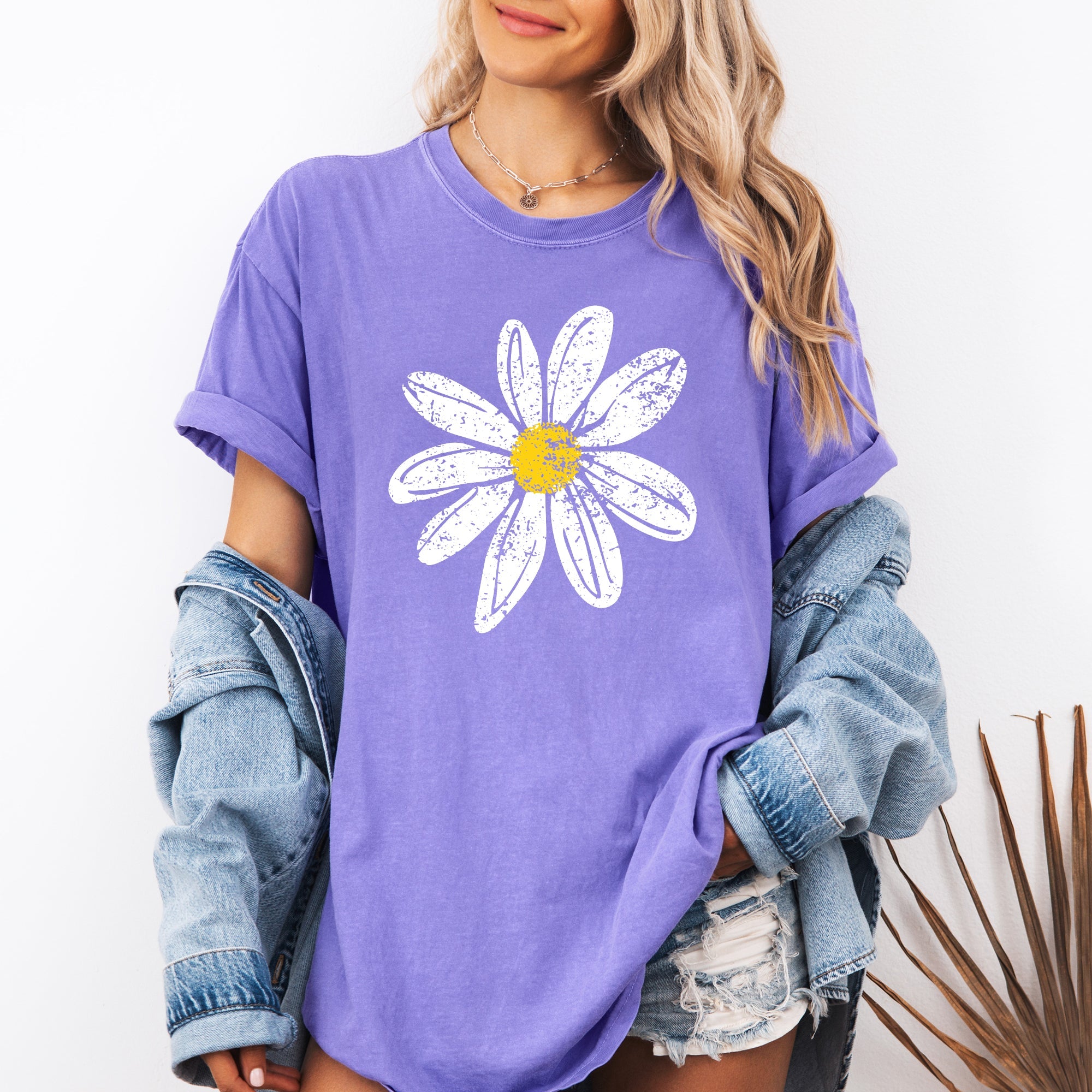 Vintage Daisy Floral Print With Sunlit Summer Vibes And Timeless Floral Charm Comfort Colors Tee