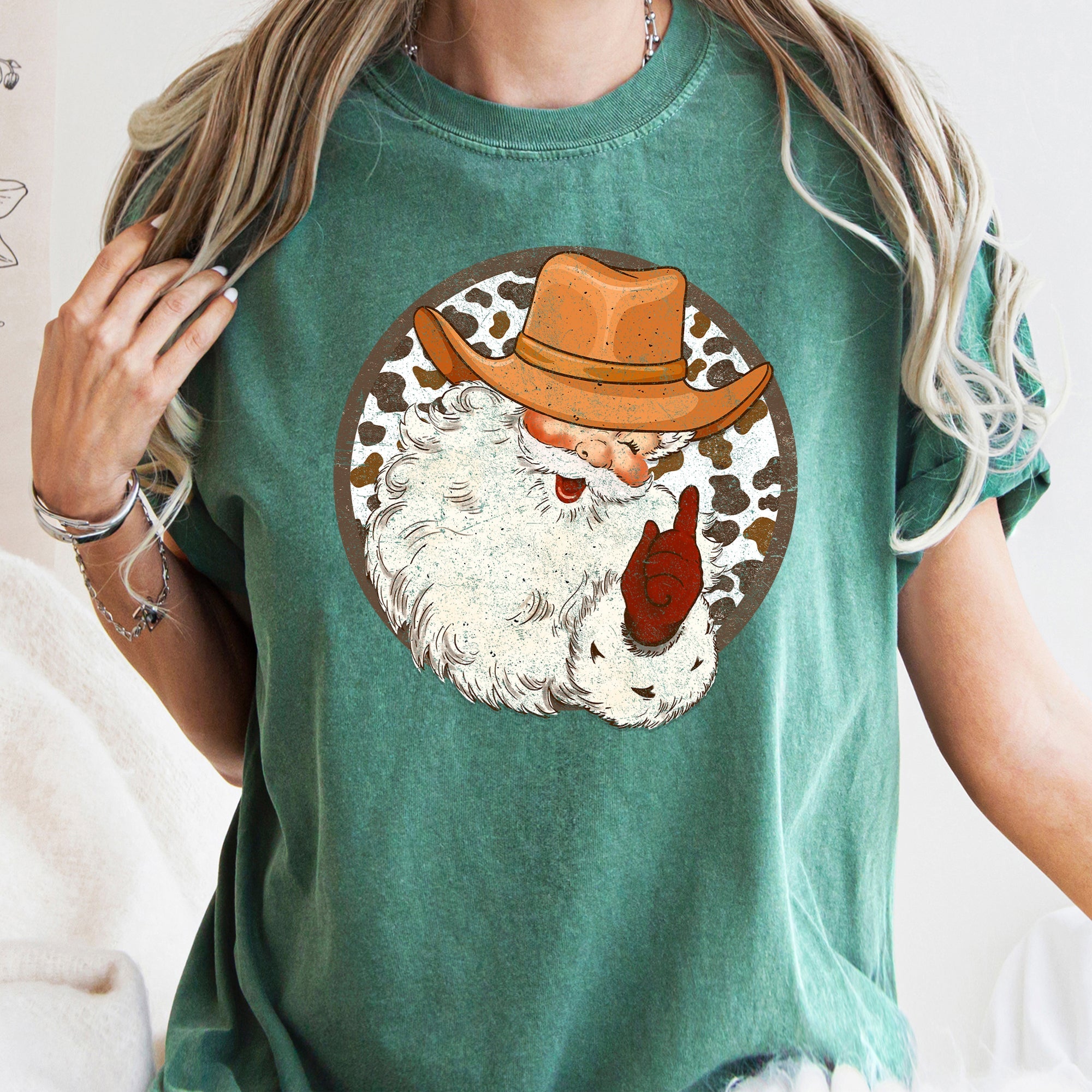 Western Cowboy Santa Hat Cow Print Christmas Retro Vintage Western Holiday Theme Comfort Colors Tee
