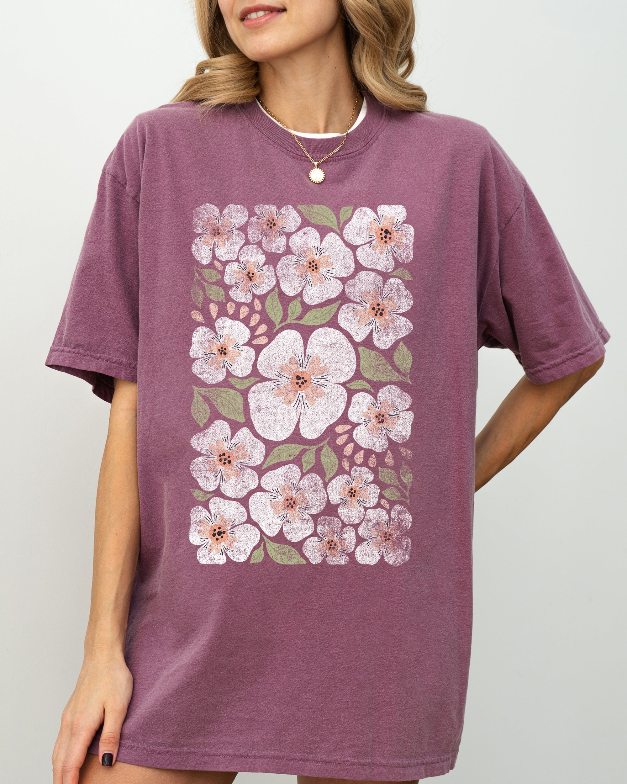 White Autumn Flowers Botanical Retro Fall Floral Vintage Garden Illustration Comfort Colors Tee