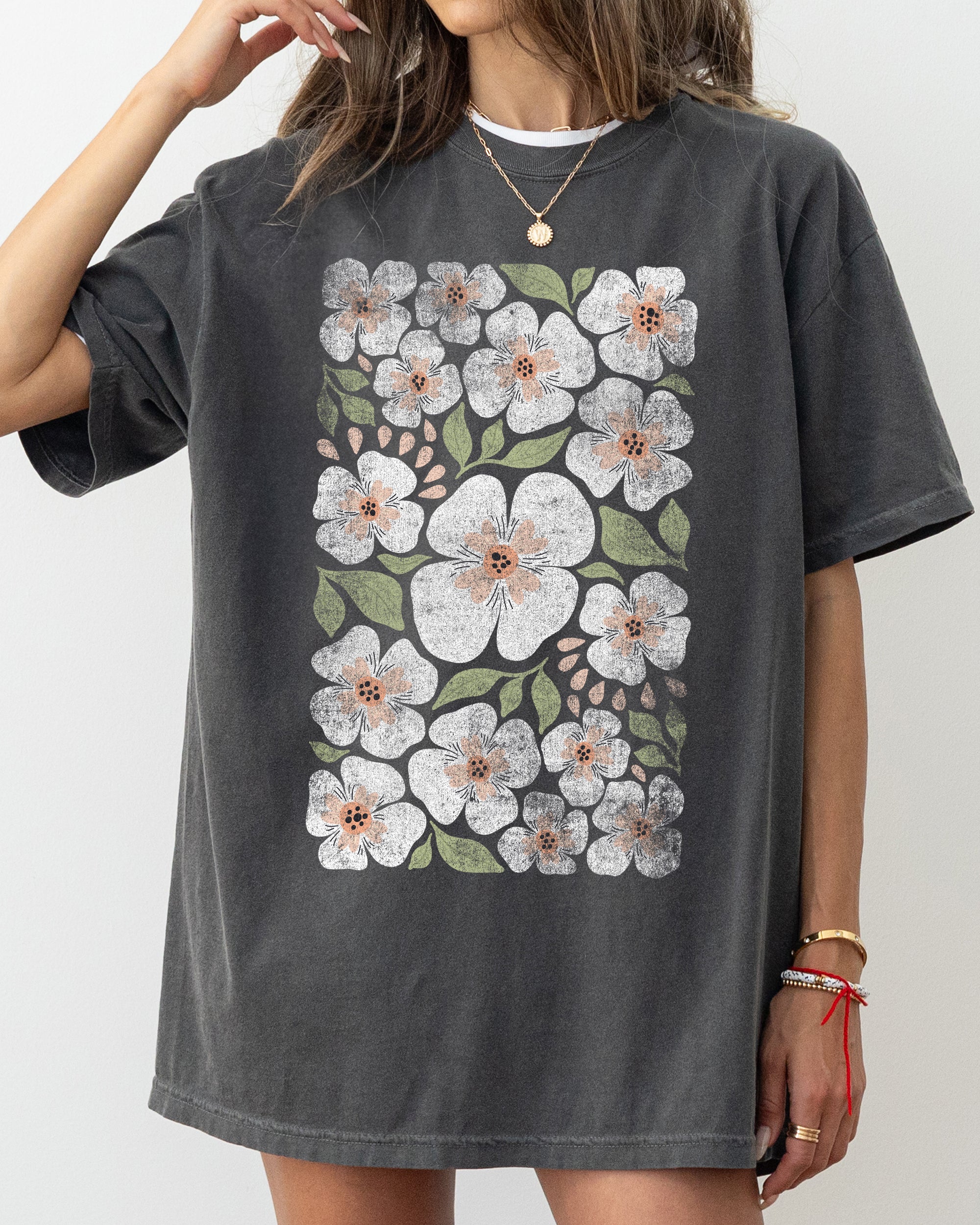 White Autumn Flowers Botanical Retro Fall Floral Vintage Garden Illustration Comfort Colors Tee