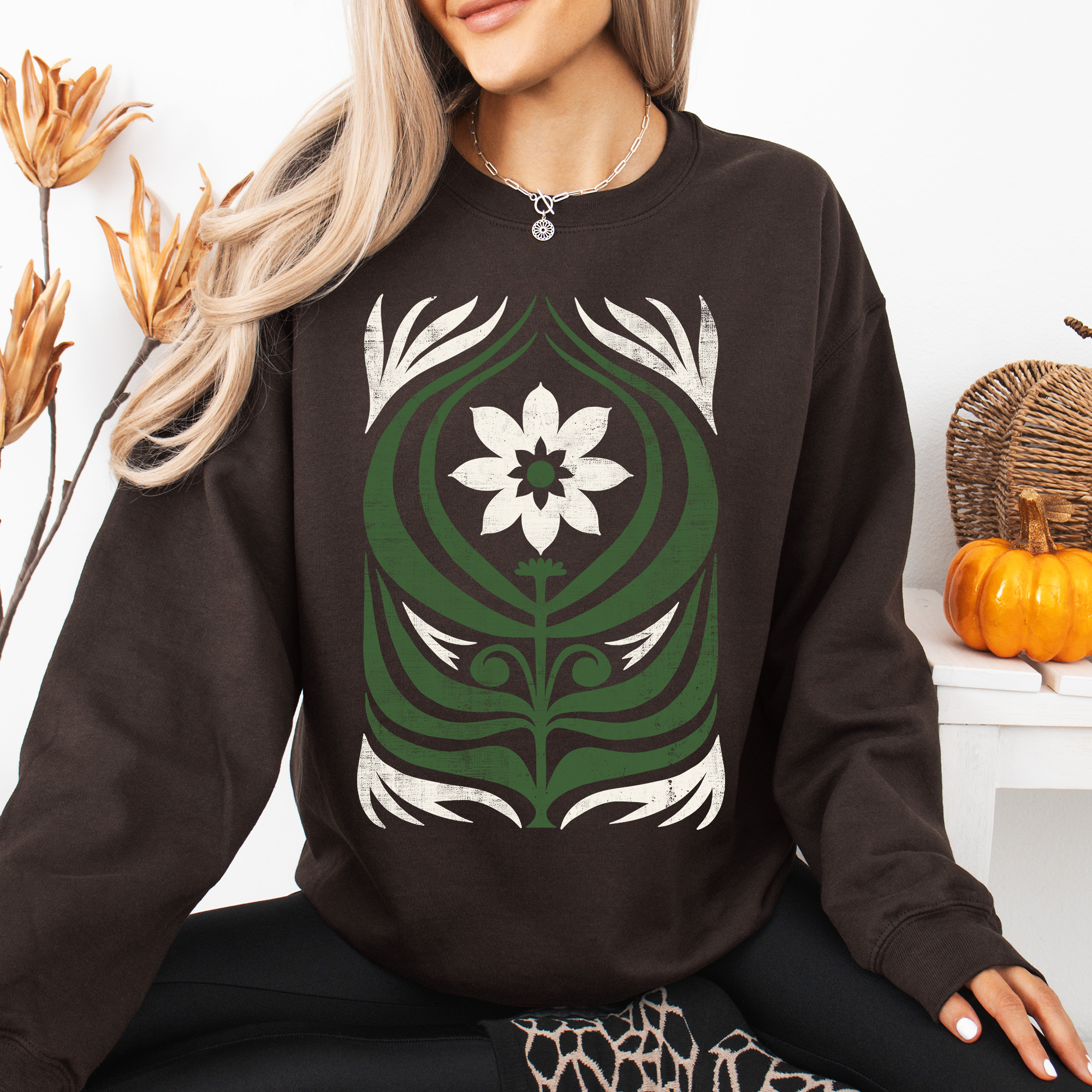 White Daisy Floral Vintage Boho Nature Soft Watercolor Print Cozy Everyday Sweatshirt