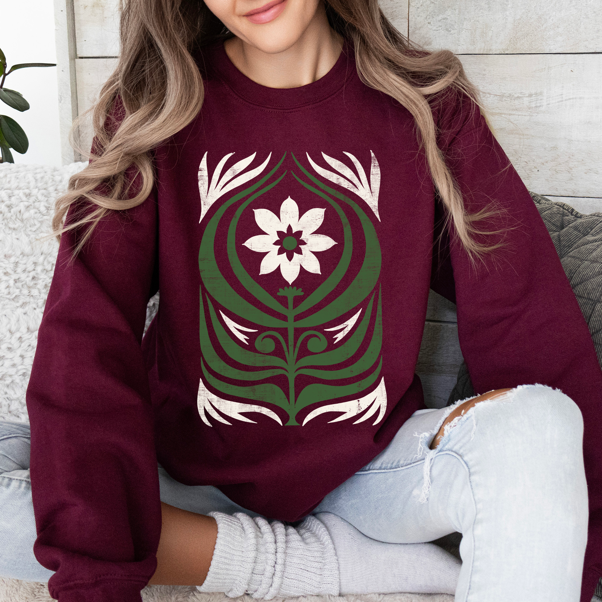 White Daisy Floral Vintage Boho Nature Soft Watercolor Print Cozy Everyday Sweatshirt