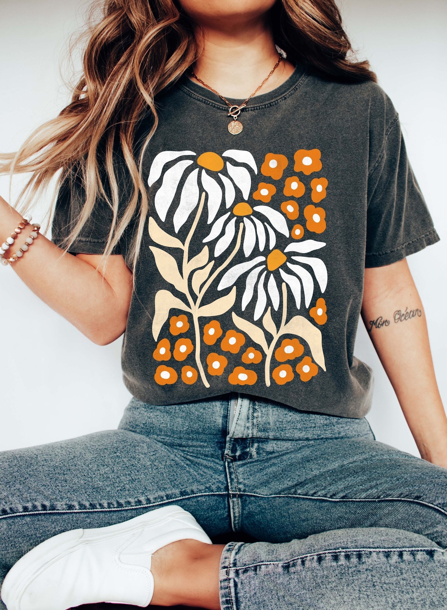 Boho Botanical Daisy Art Nouveau Floral Vintage Style Garden Print Comfort Colors Tee