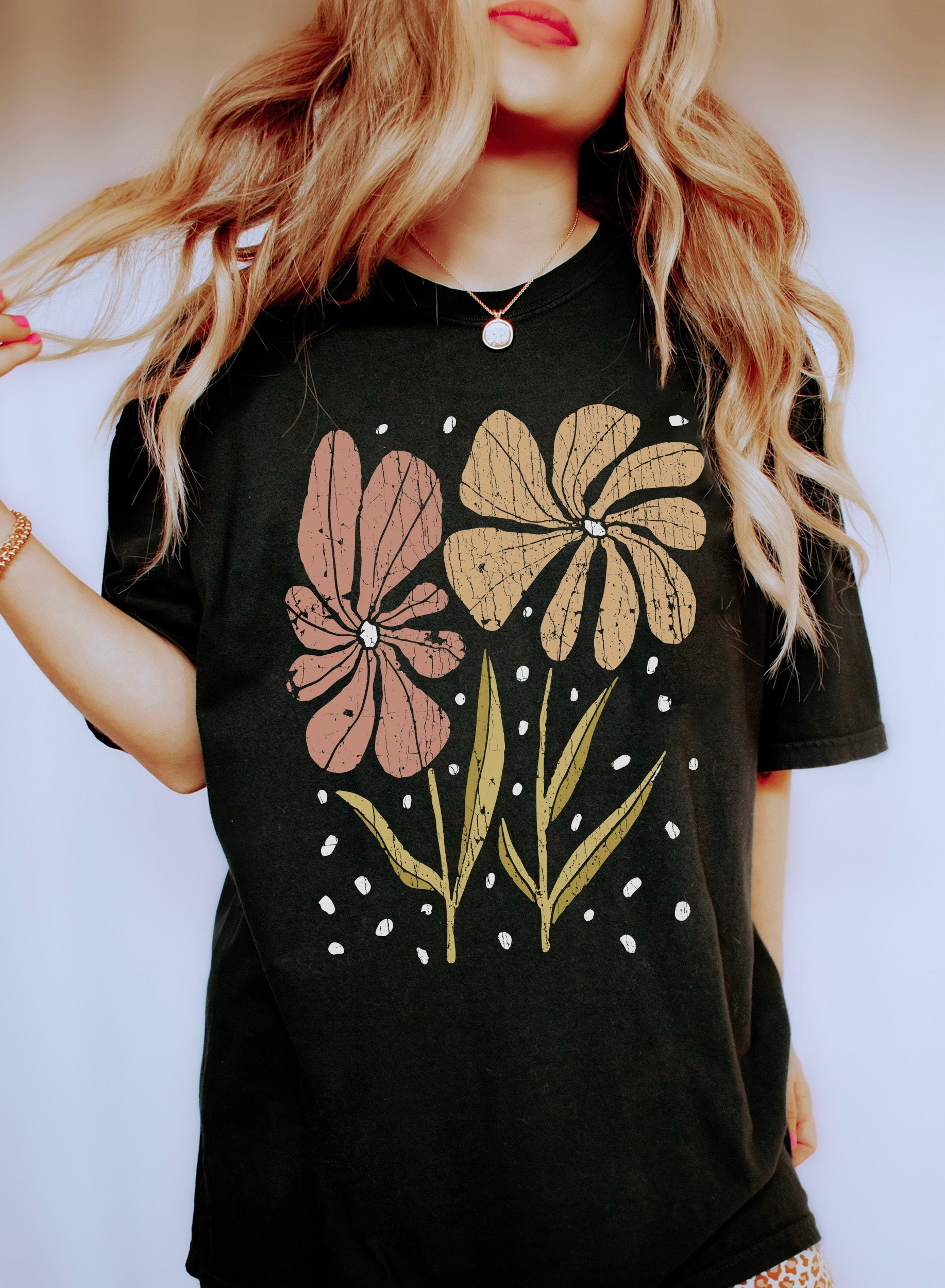 Boho Floral Wildflower Vintage Bohemian Garden Pattern With Sun-Kissed Petals And Free Spirit Motif Comfort Colors Tee