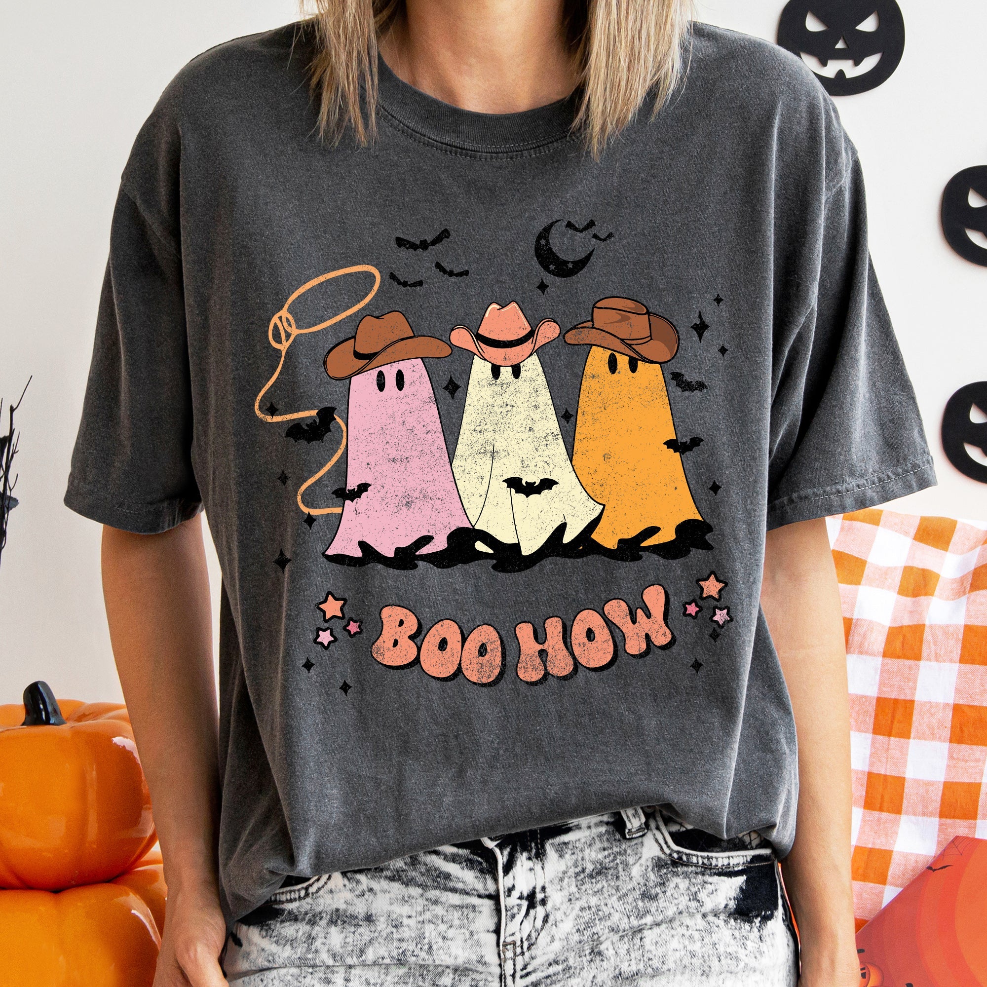Boo How Ghosts Vintage Halloween Night Scene With Moonlight And Spooky Silhouettes Comfort Colors Tee