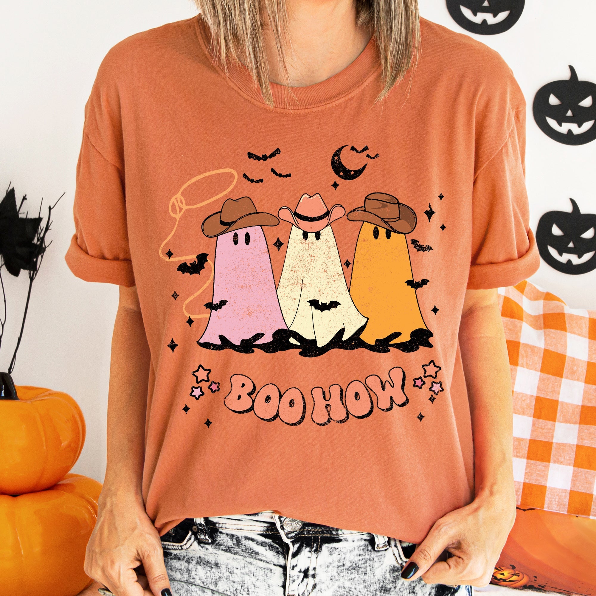 Boo How Ghosts Vintage Halloween Night Scene With Moonlight And Spooky Silhouettes Comfort Colors Tee