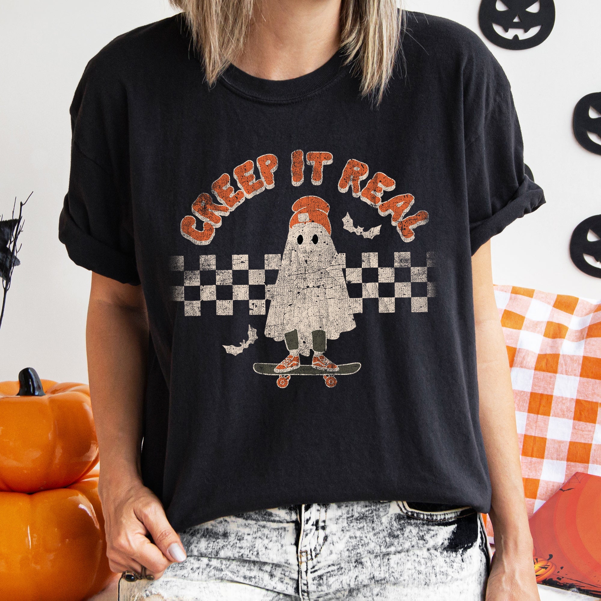 Creep It Real Retro Ghost Halloween Spooky Vintage Vibe Artwork Comfort Colors Tee