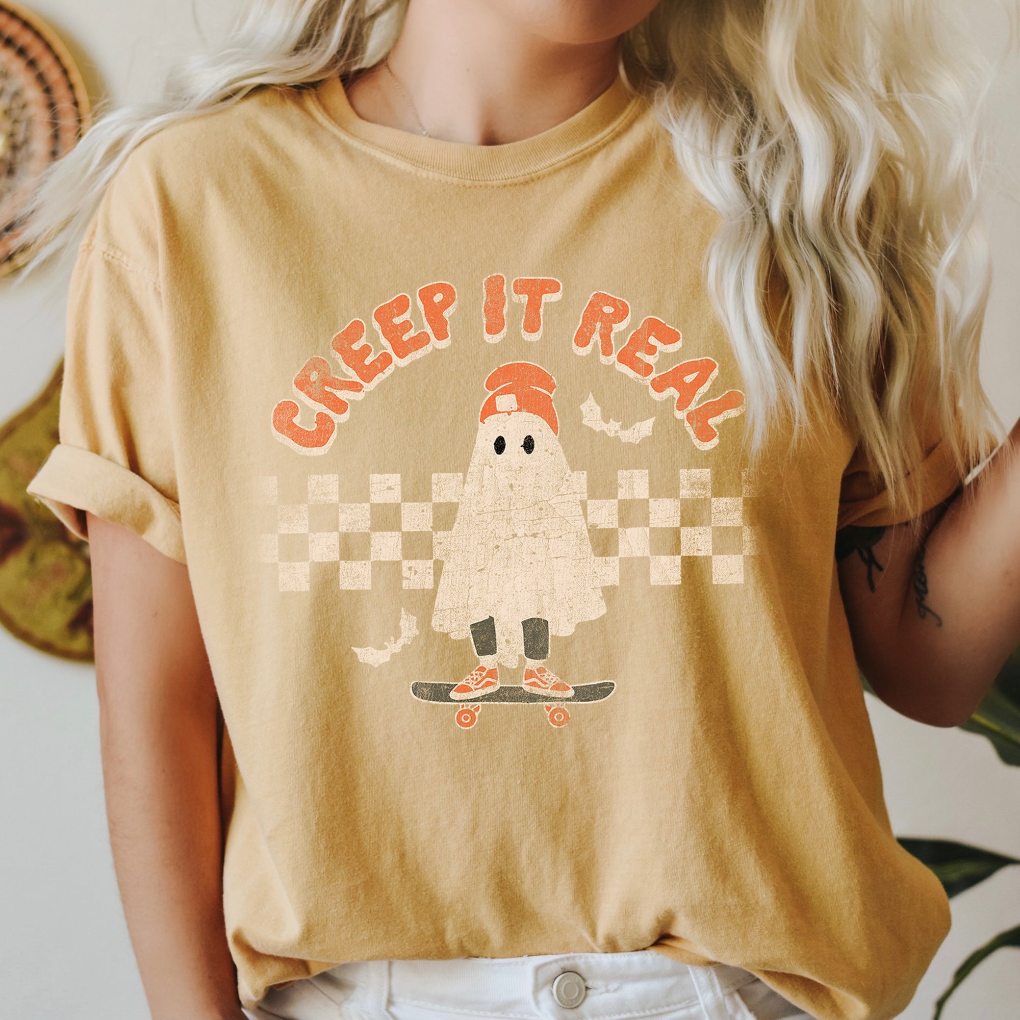 Creep It Real Retro Ghost Halloween Spooky Vintage Vibe Artwork Comfort Colors Tee