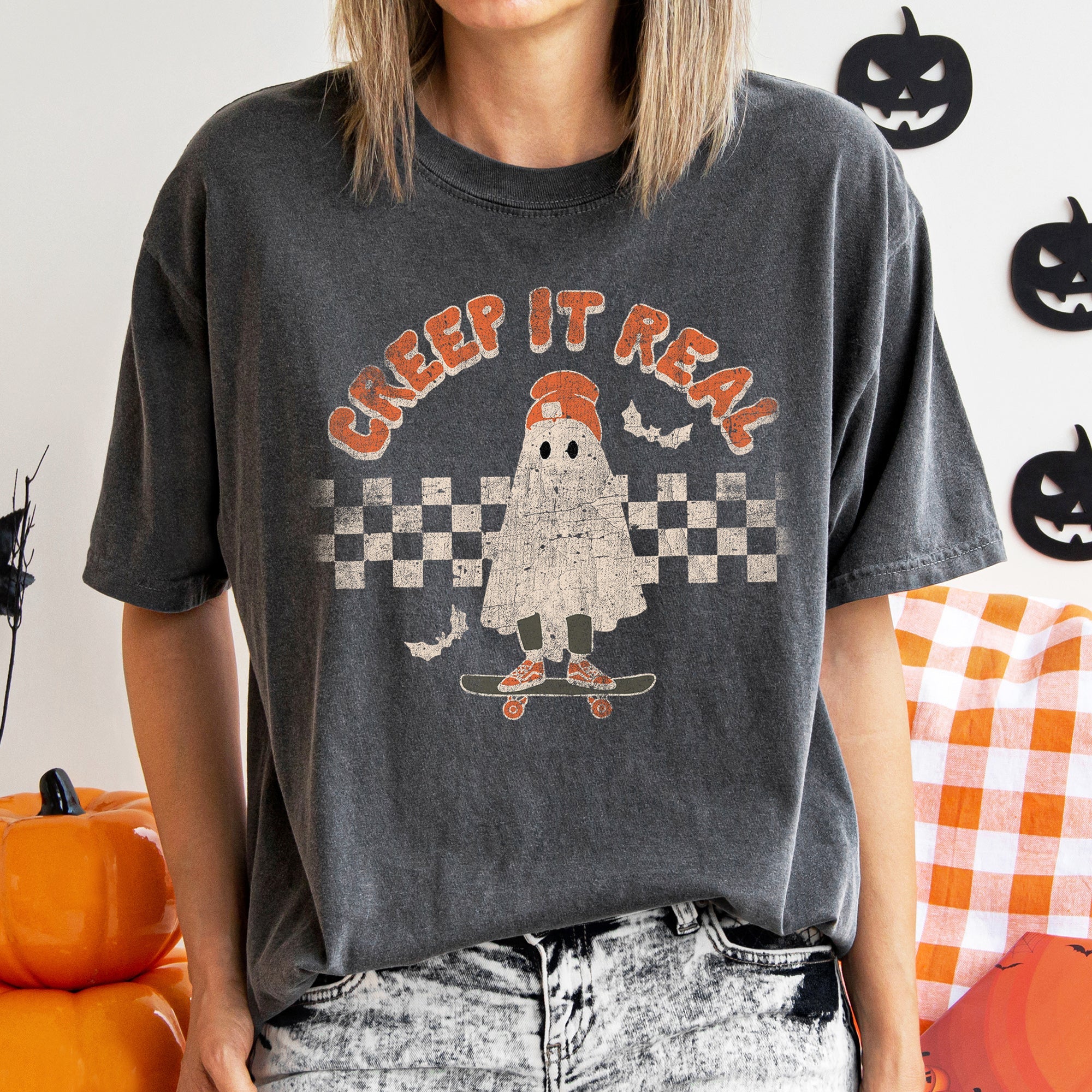Creep It Real Retro Ghost Halloween Spooky Vintage Vibe Artwork Comfort Colors Tee