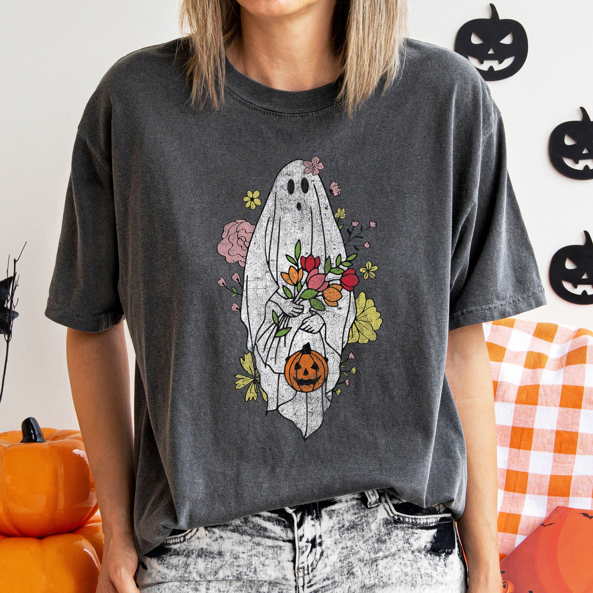 Ghost With Flowers Retro Halloween Vintage Night Scene Illustration Comfort Colors Tee