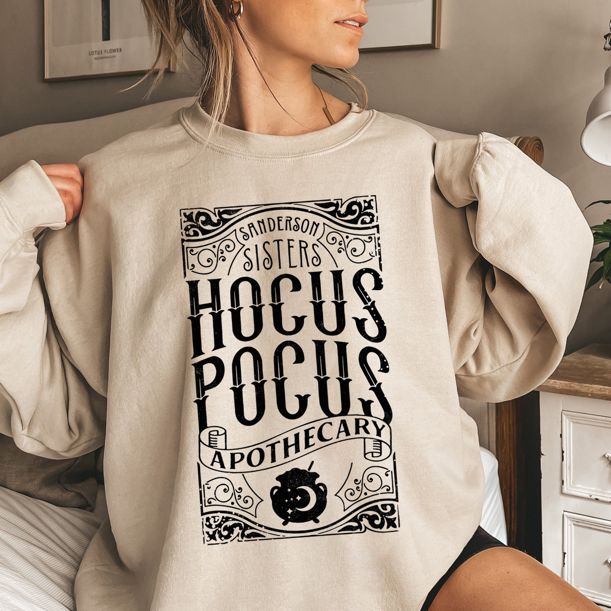 Hocus Pocus Vintage Halloween Spirit Of Salem Limited Edition Cozy Deluxe Sweatshirt