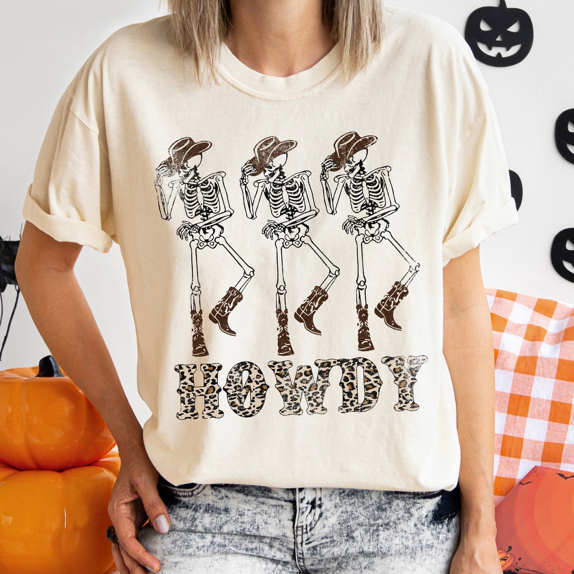 Howdy Leopard Vintage Halloween Comfort Colors Tee