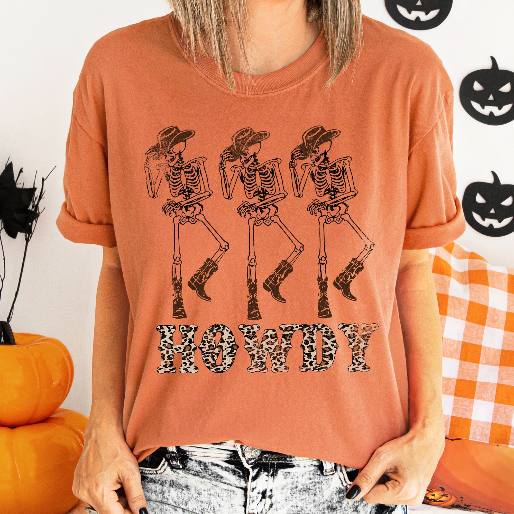 Howdy Leopard Vintage Halloween Comfort Colors Tee