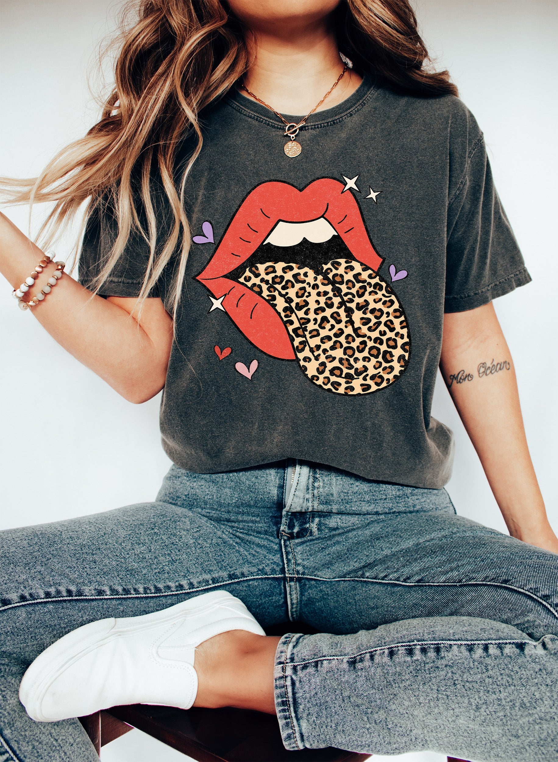 Red Lips With Leopard Print Retro Lip Art Fusion In Vintage Glamour Style Edition Comfort Colors Tee