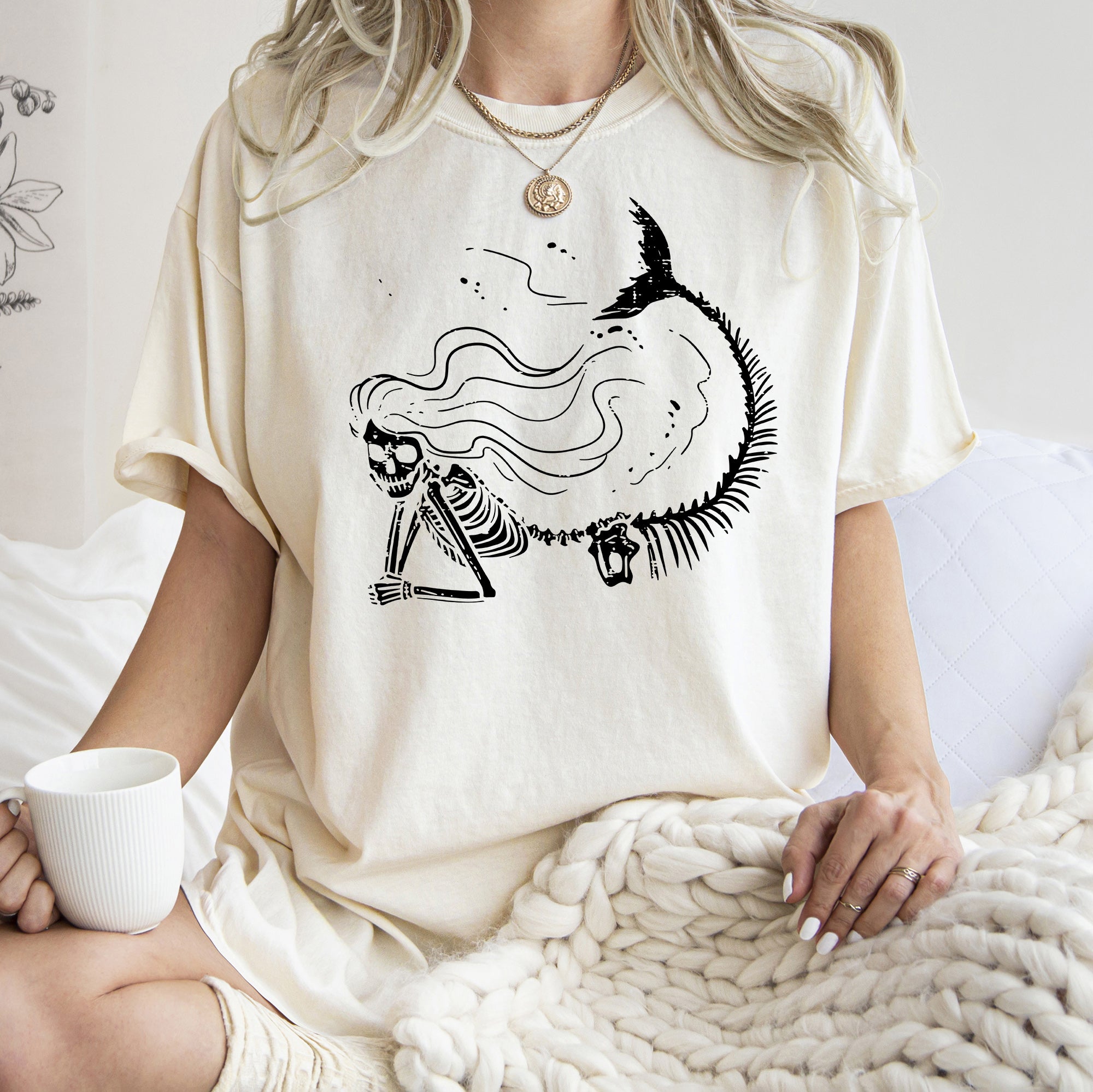 Mermaid Skeleton Retro Halloween Illustration Vintage Edition Comfort Colors Tee