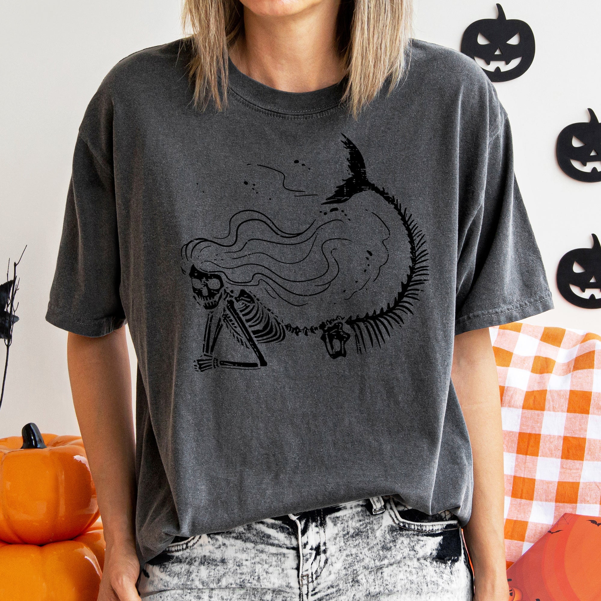 Mermaid Skeleton Retro Halloween Illustration Vintage Edition Comfort Colors Tee