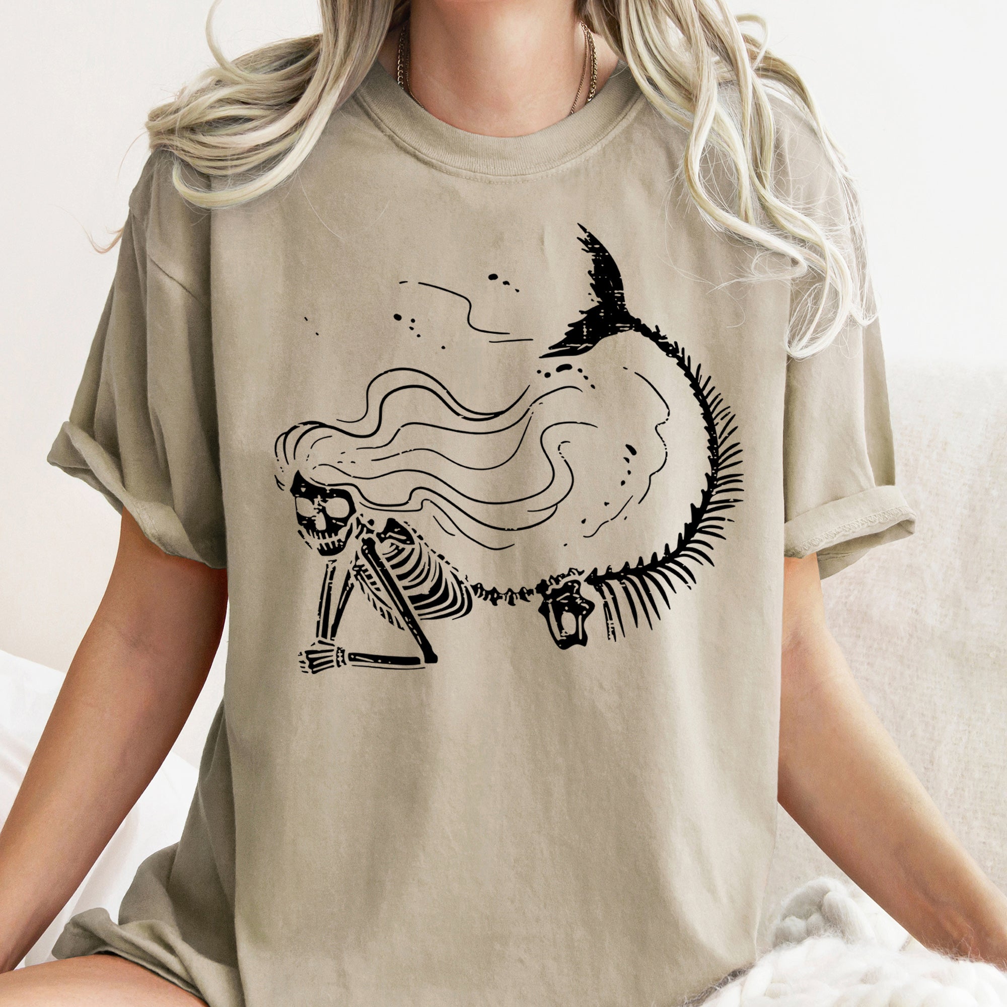 Mermaid Skeleton Retro Halloween Illustration Vintage Edition Comfort Colors Tee