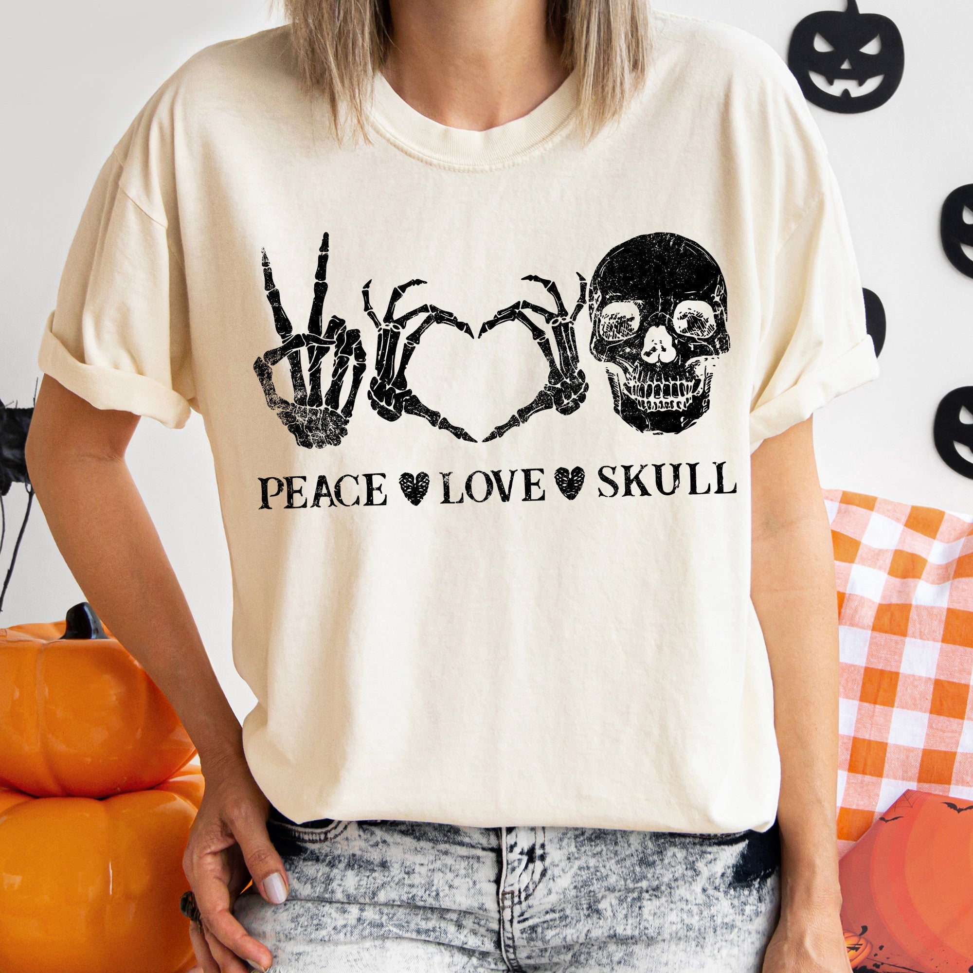 Peace Love Skull Retro Halloween Vintage Style Edition Collectors Item Comfort Colors Tee