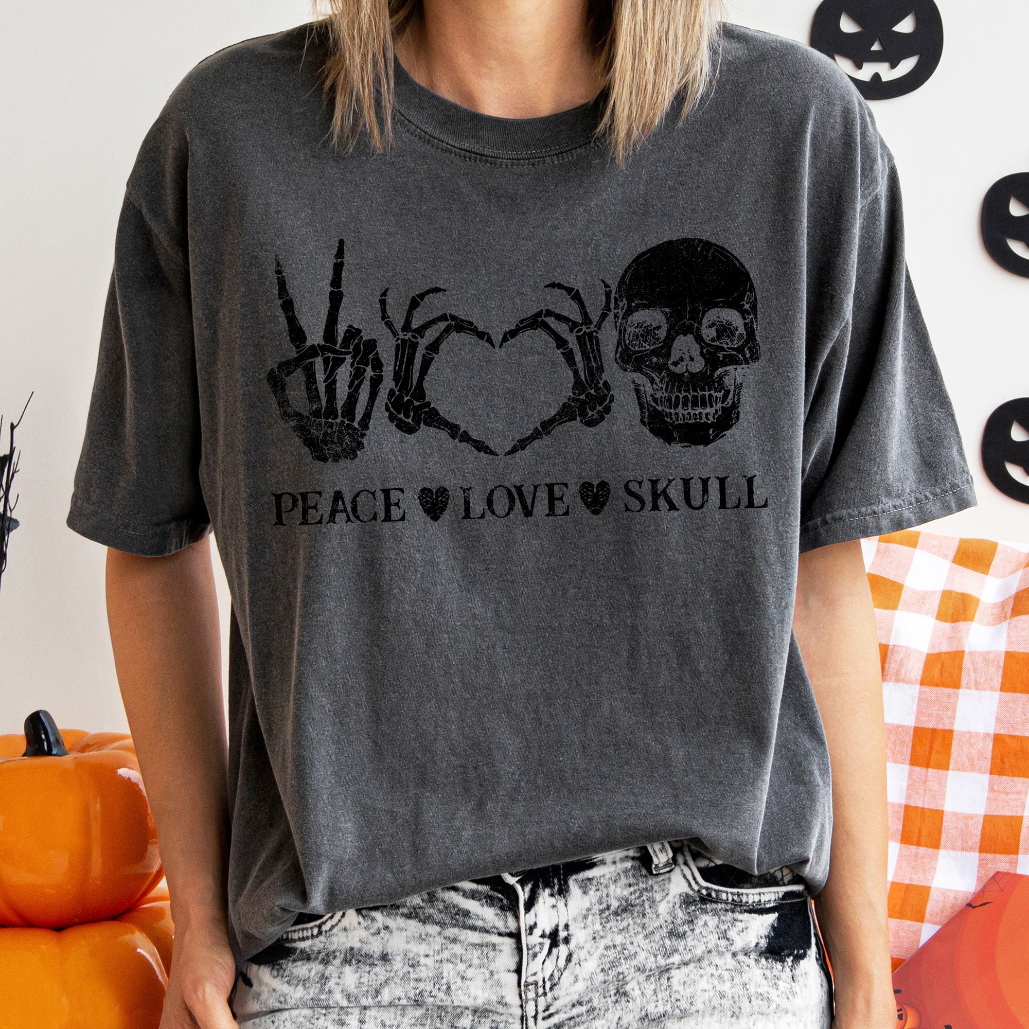 Peace Love Skull Retro Halloween Vintage Style Edition Collectors Item Comfort Colors Tee