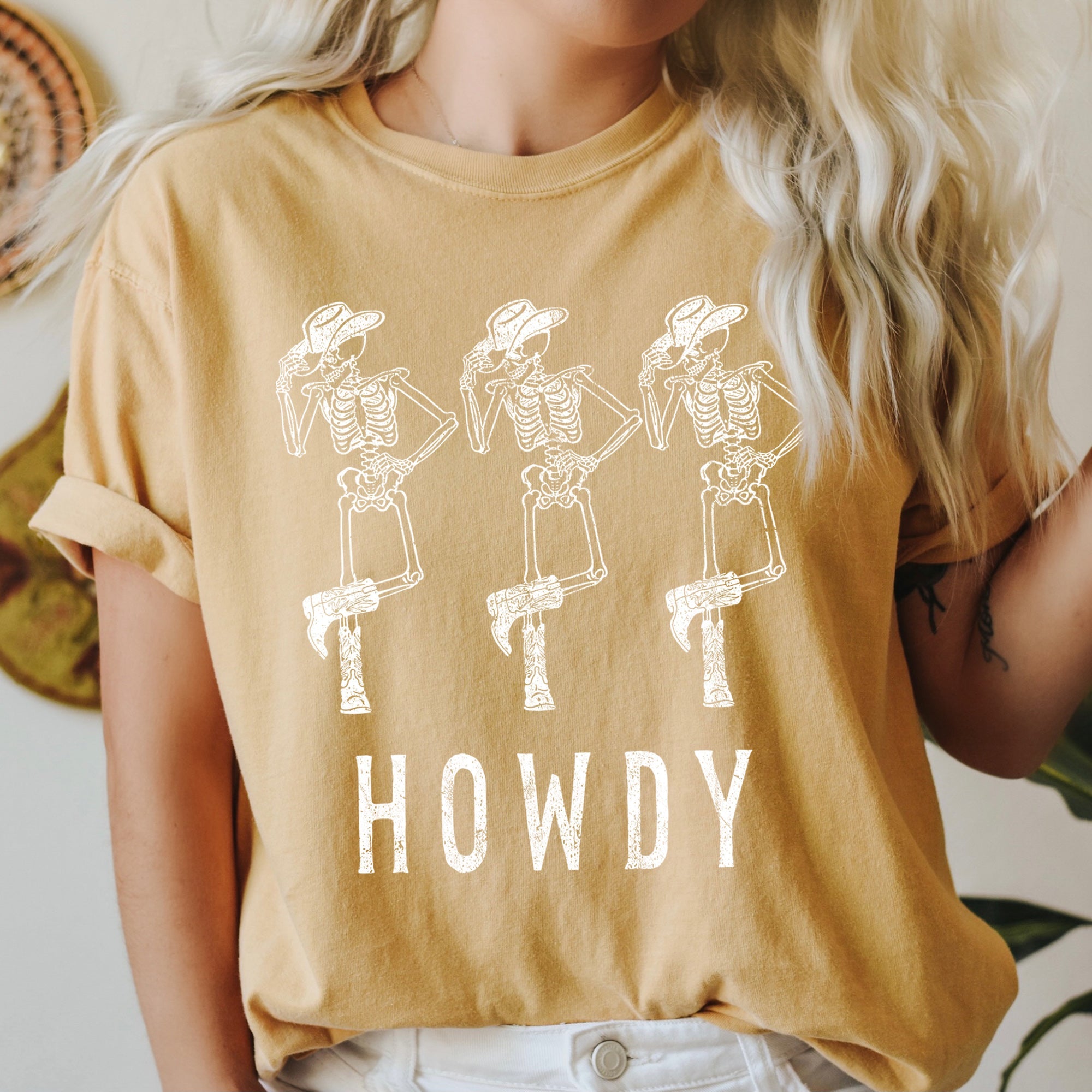 Howdy Skeletons Retro Western Halloween Night Of The Dead Cowboys Vintage Western Carnival Edition Comfort Colors Tee