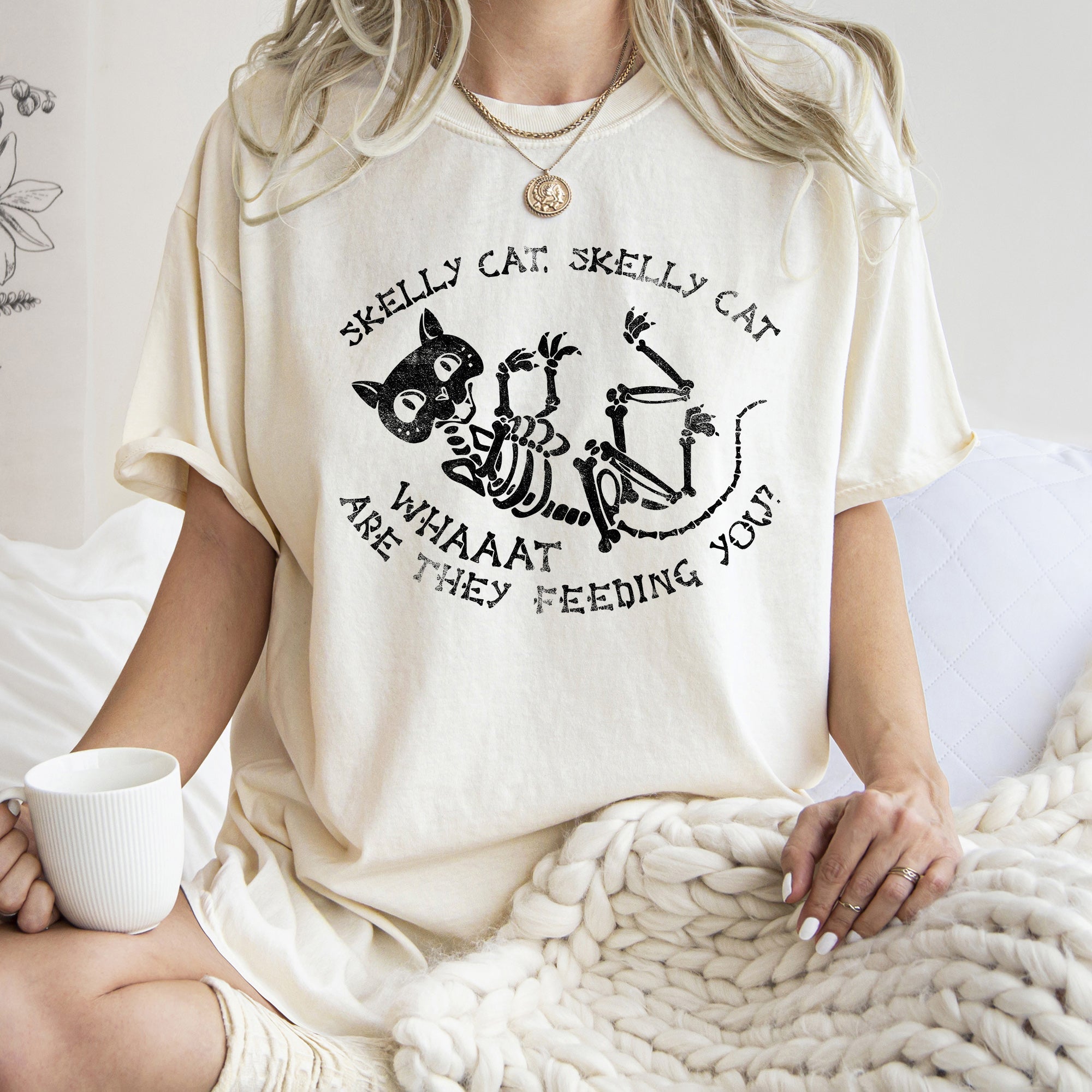 Skelly Cat Retro Halloween Vintage Skeleton Cat Moody Autumn Night Edition Comfort Colors Tee