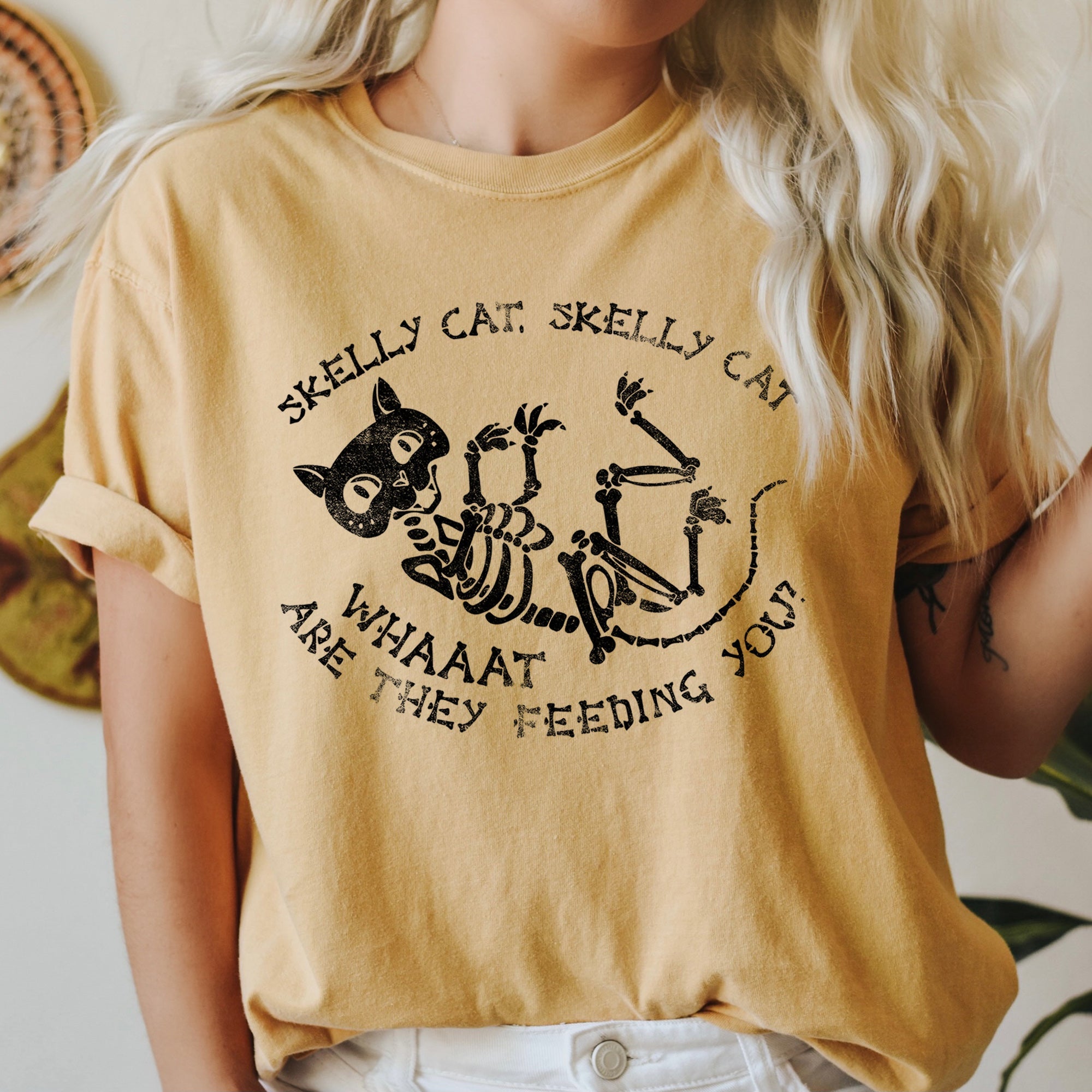 Skelly Cat Retro Halloween Vintage Skeleton Cat Moody Autumn Night Edition Comfort Colors Tee