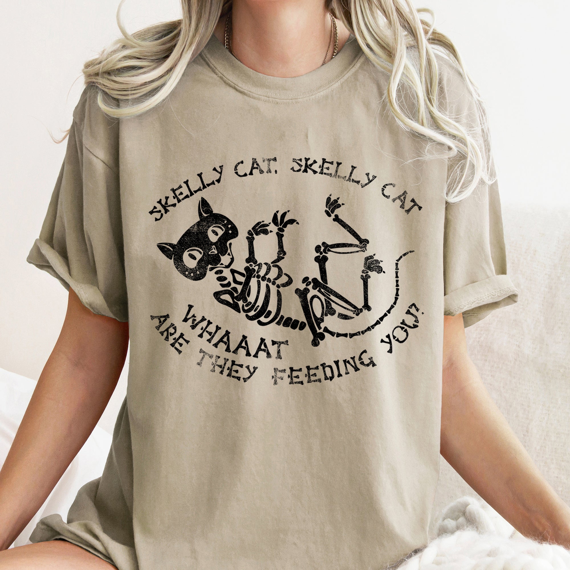 Skelly Cat Retro Halloween Vintage Skeleton Cat Moody Autumn Night Edition Comfort Colors Tee