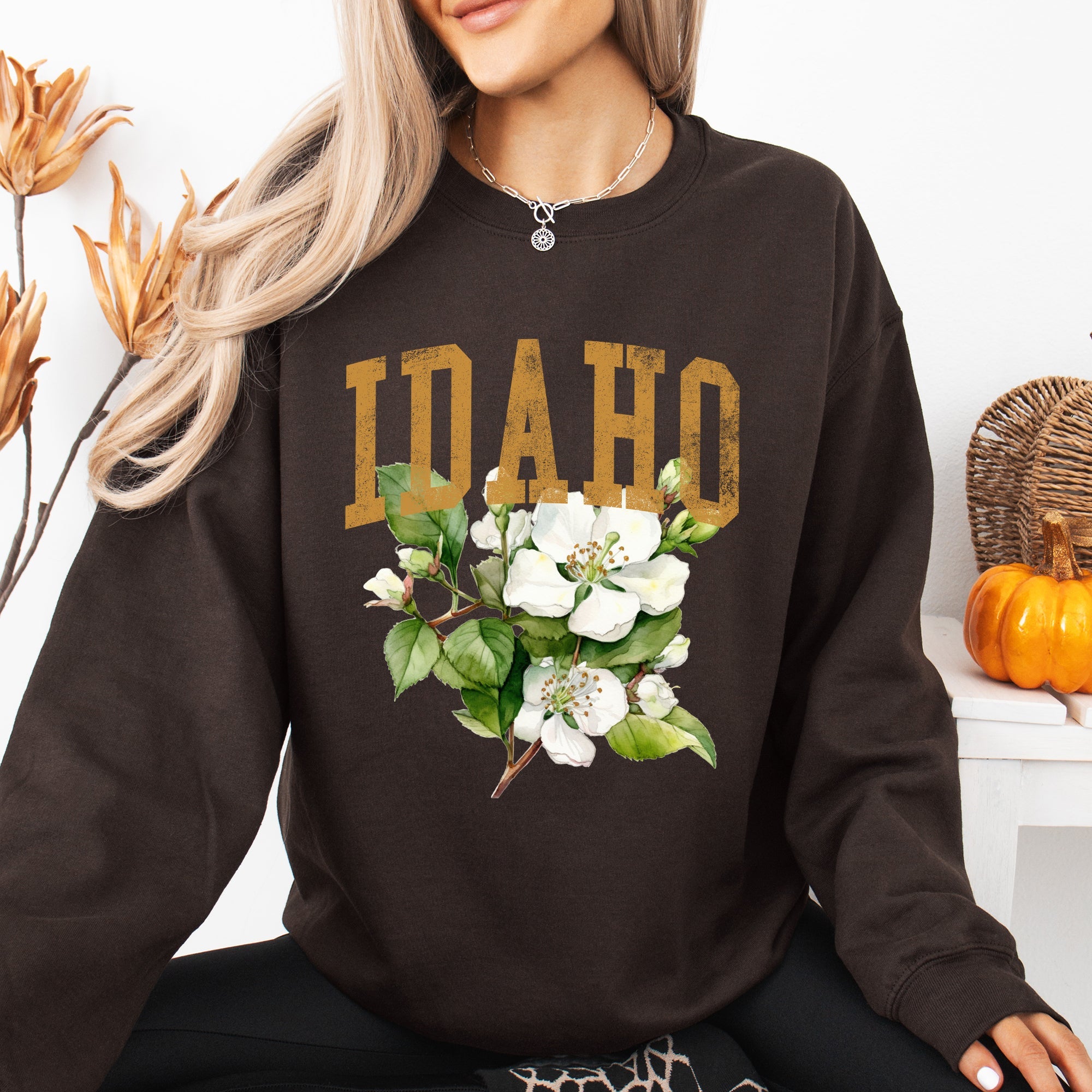 Idaho State Flower Botanical Emblem Artwork Celebrating Northwest Beauty And Home State Pride Sweatshirt