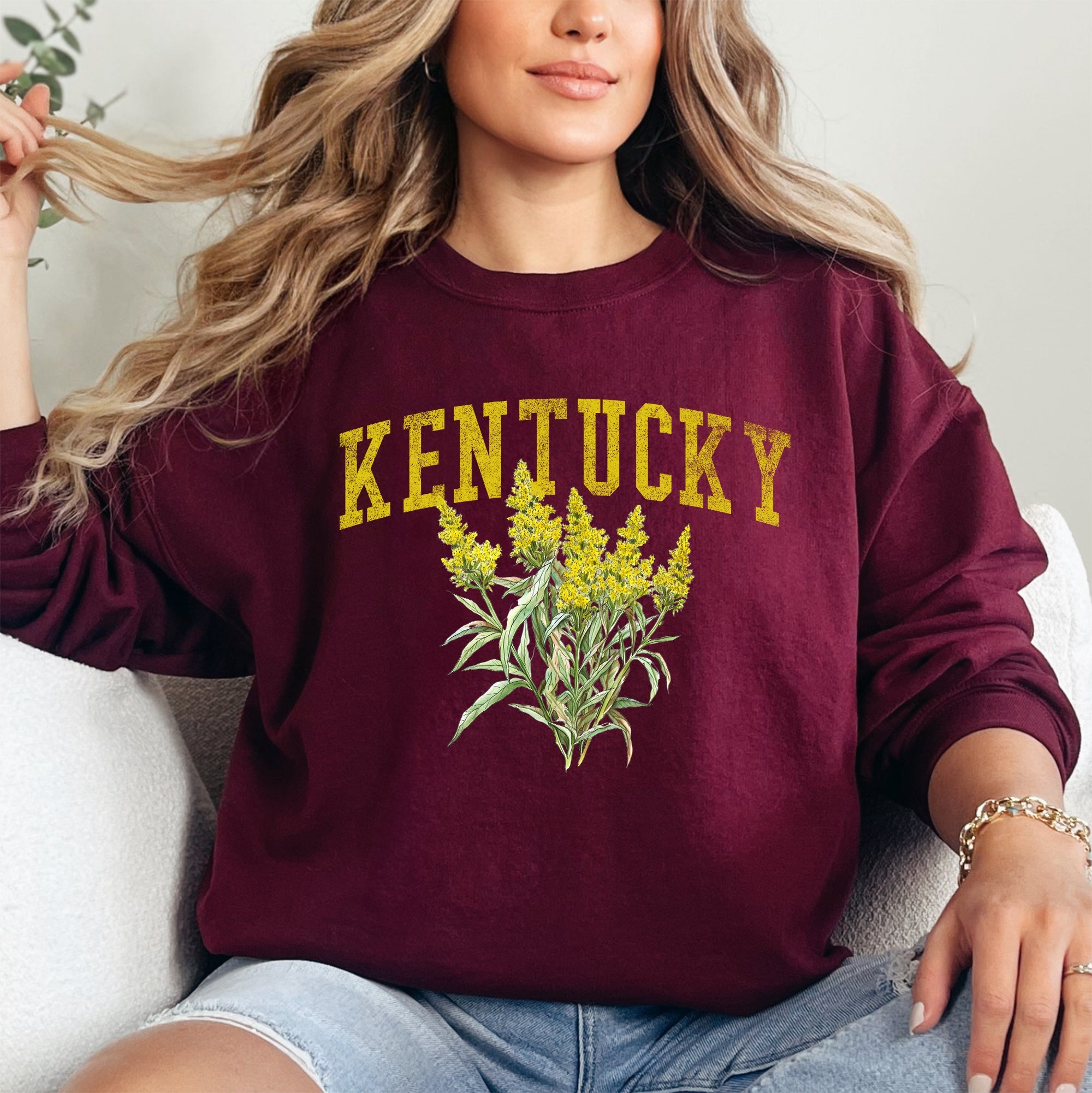 Kentucky State Flower Emblem Illustration Featuring Bold State Pride Script and Vintage Heraldic Crest Sweatshirt
