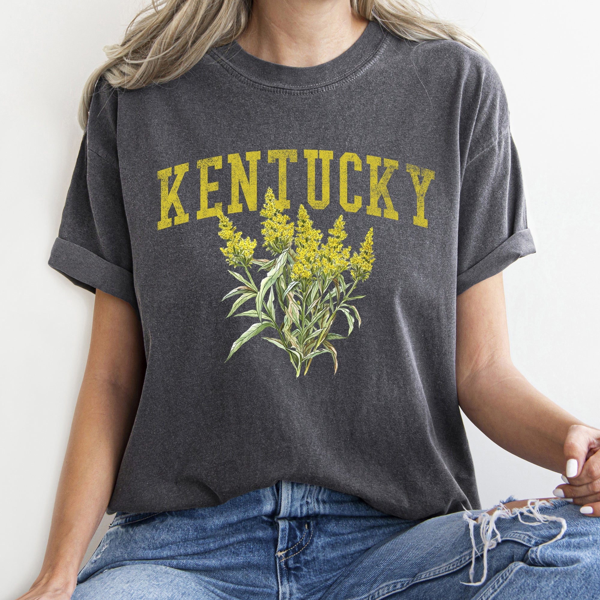 Kentucky State Flower Vintage Floral Emblem State Pride Design Soft Graphic Print Comfort Colors Tee