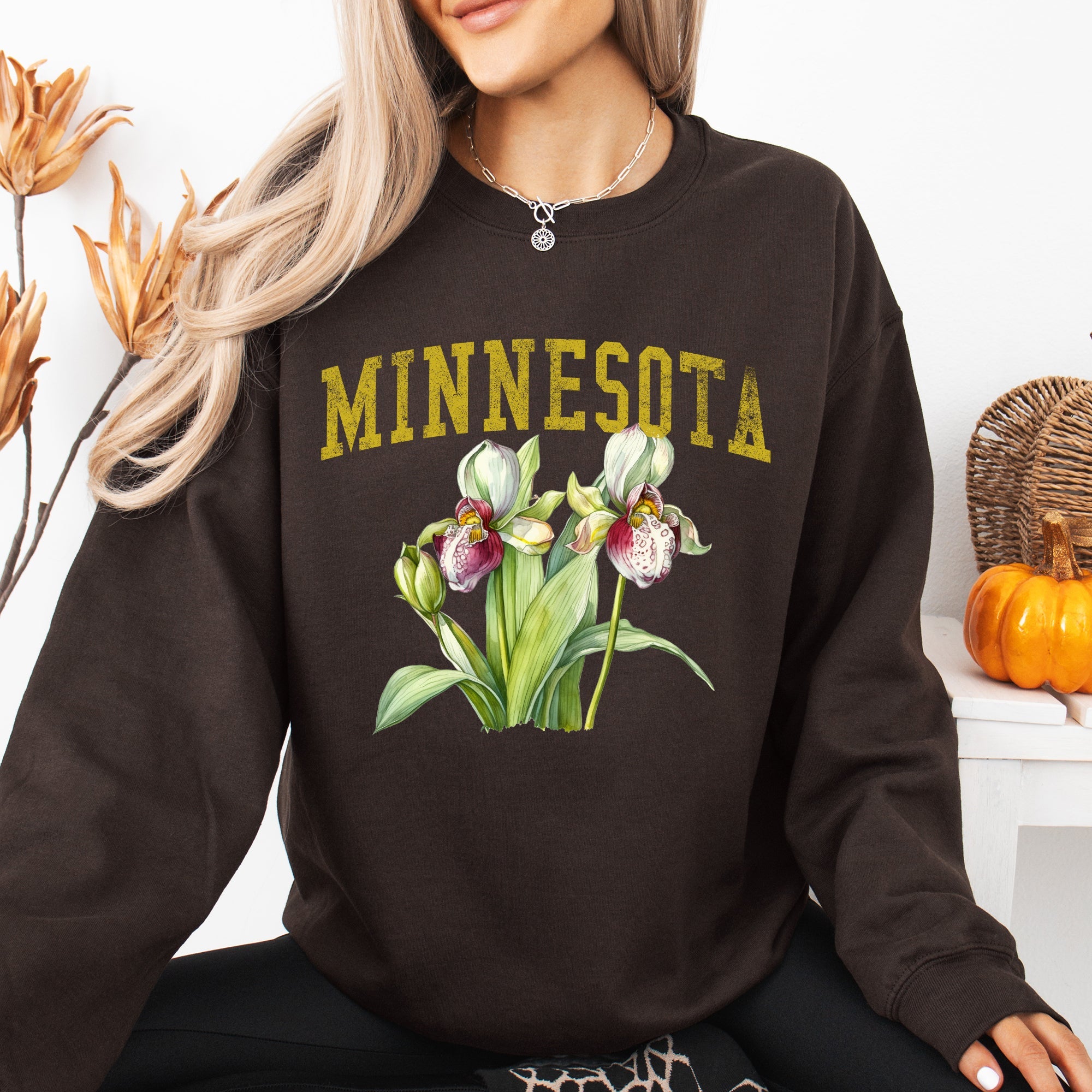 Minnesota State Flower Botanical Illustration Emblem Artwork For State Lovers Sweatshirt