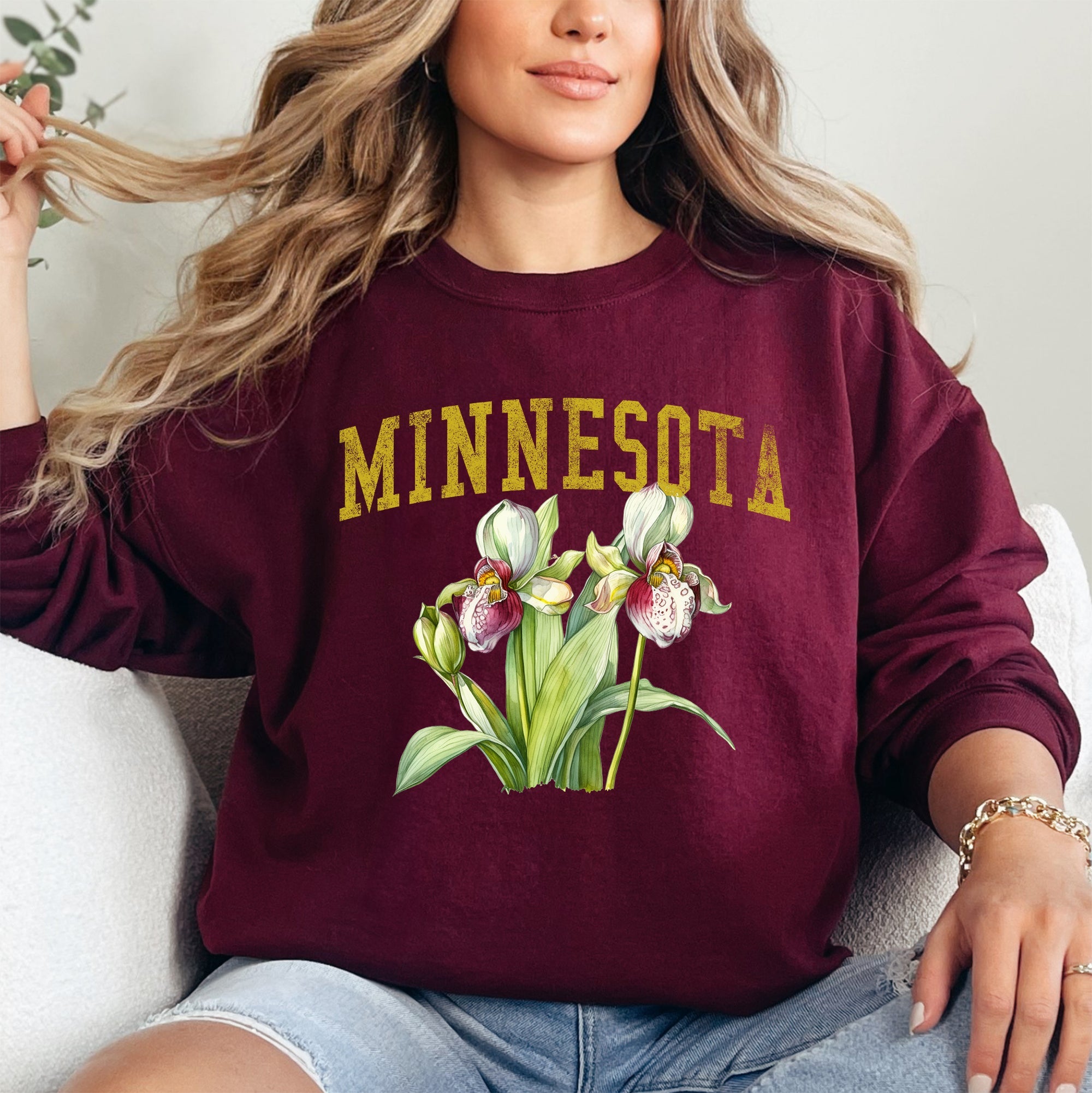 Minnesota State Flower Botanical Illustration Emblem Artwork For State Lovers Sweatshirt