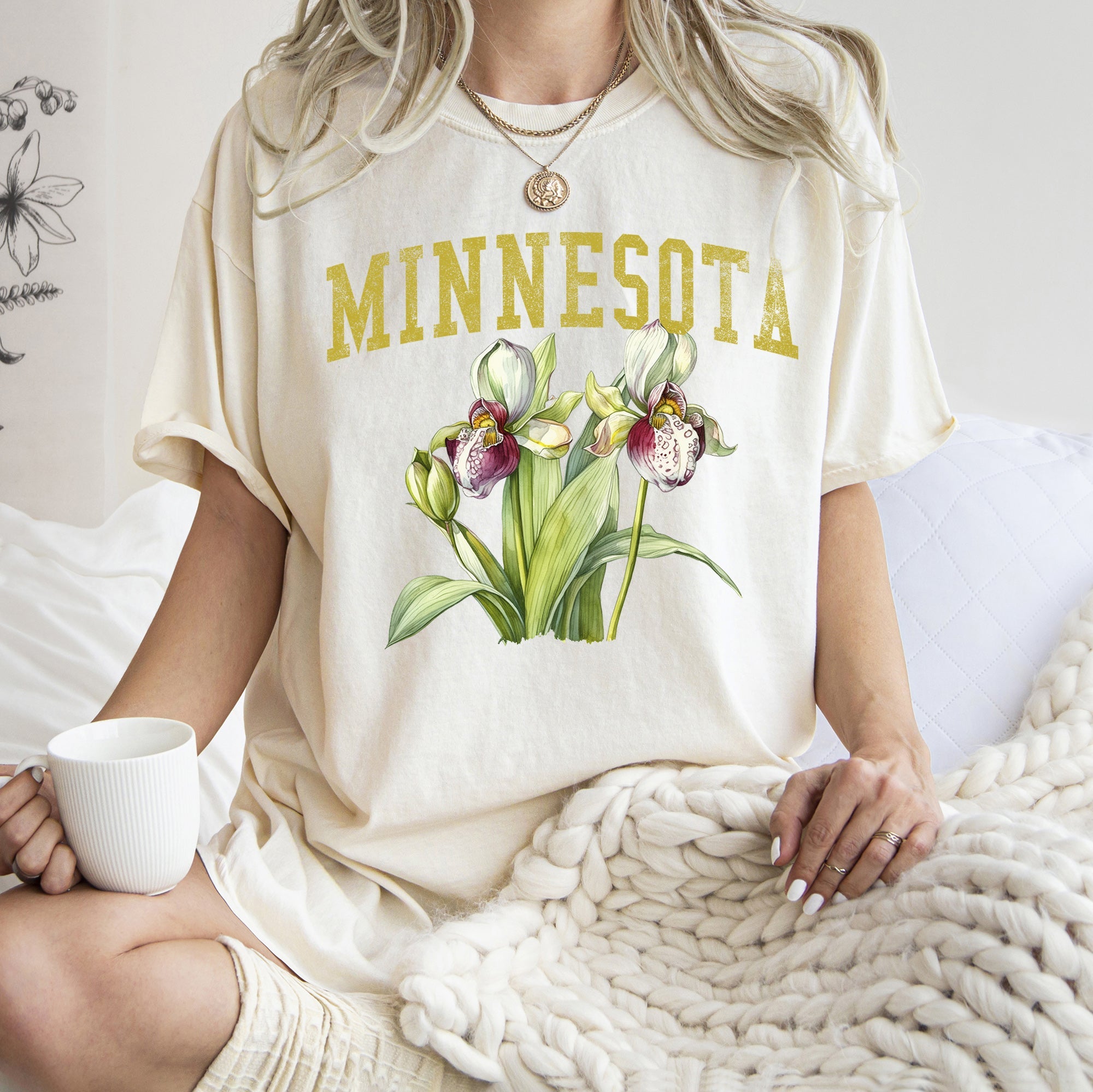 Minnesota State Flower Heritage Vintage Botanical Emblem Inspired by Midwest Spring Comfort Colors Tee