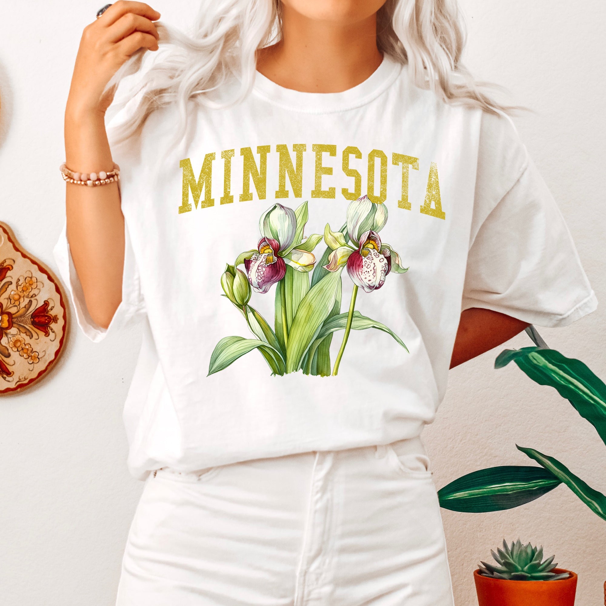 Minnesota State Flower Heritage Vintage Botanical Emblem Inspired by Midwest Spring Comfort Colors Tee