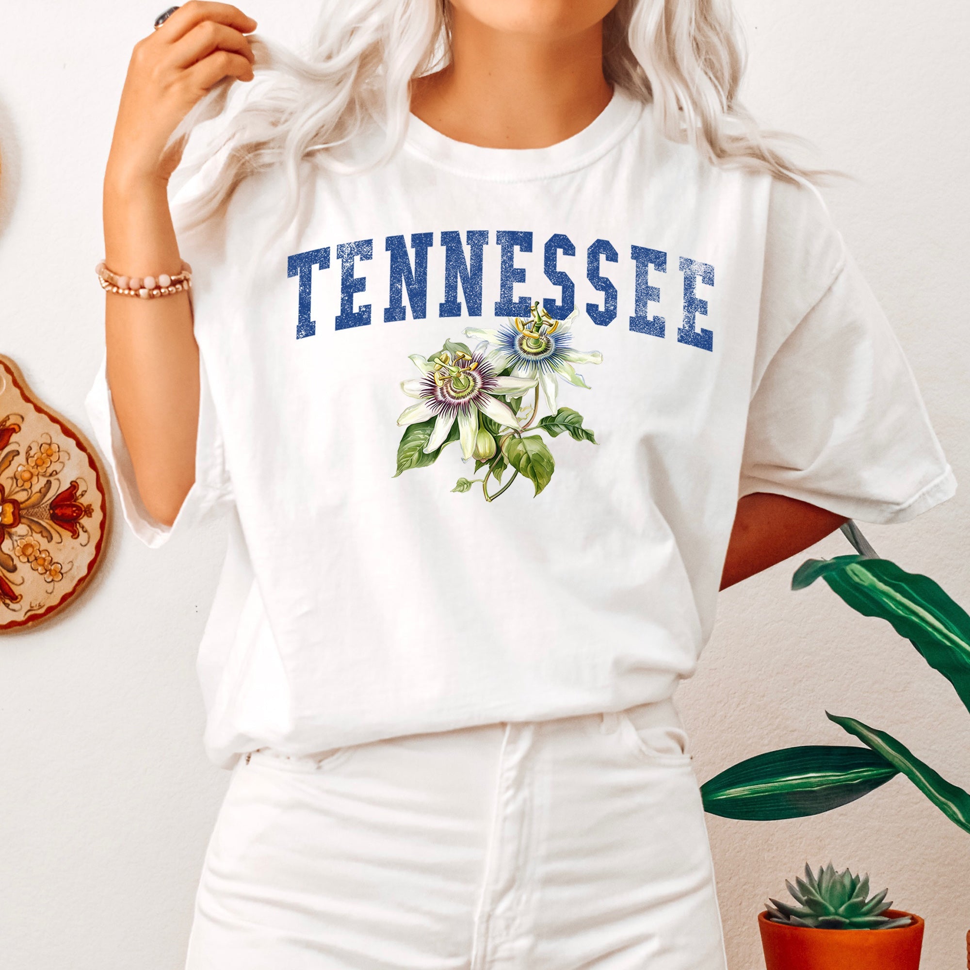 Tennessee State Flower Vintage Botanical Emblem Floral Design Comfort Colors Tee