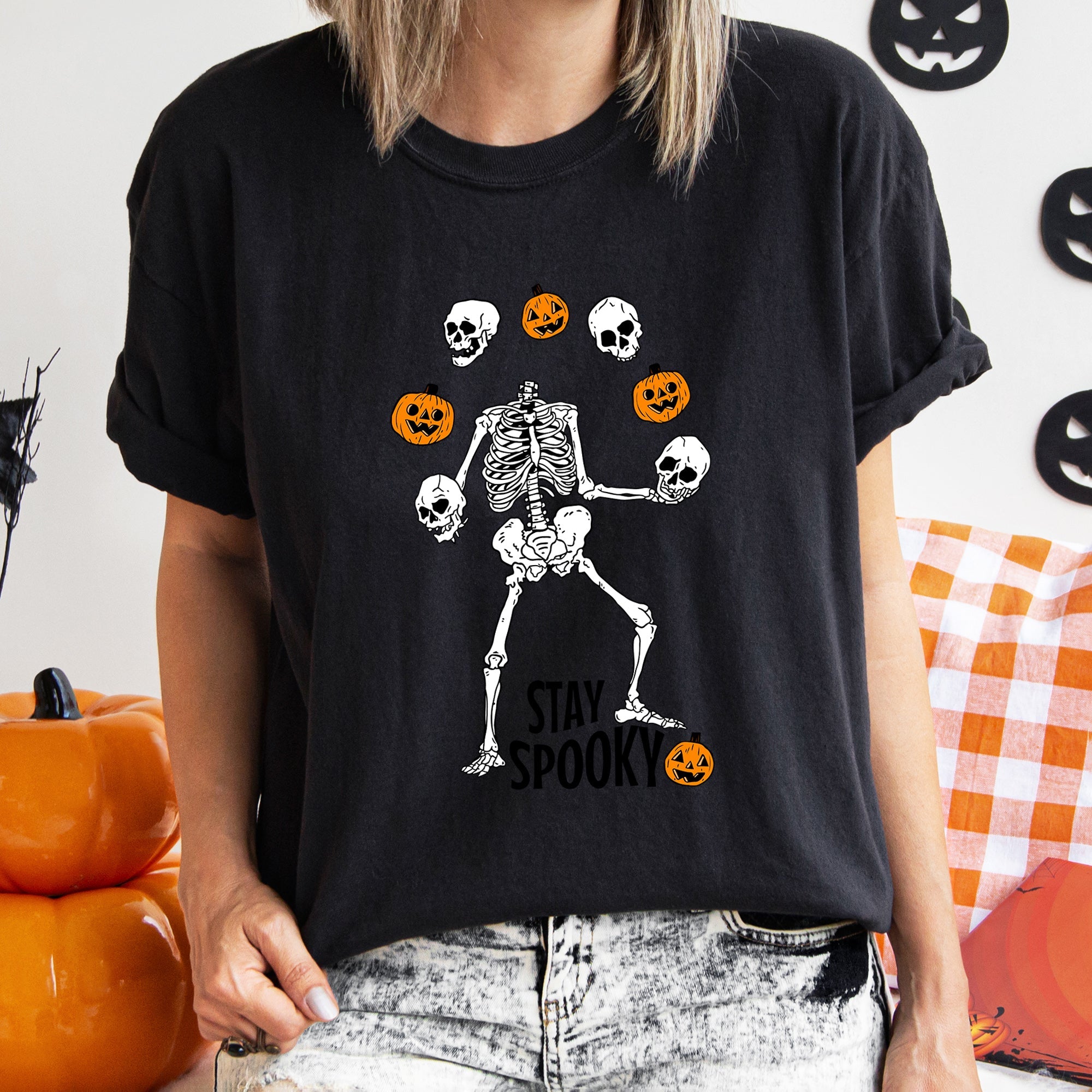 Stay Spooky Juggling Skeleton Retro Halloween Vintage Midnight Edition Comfort Colors Tee