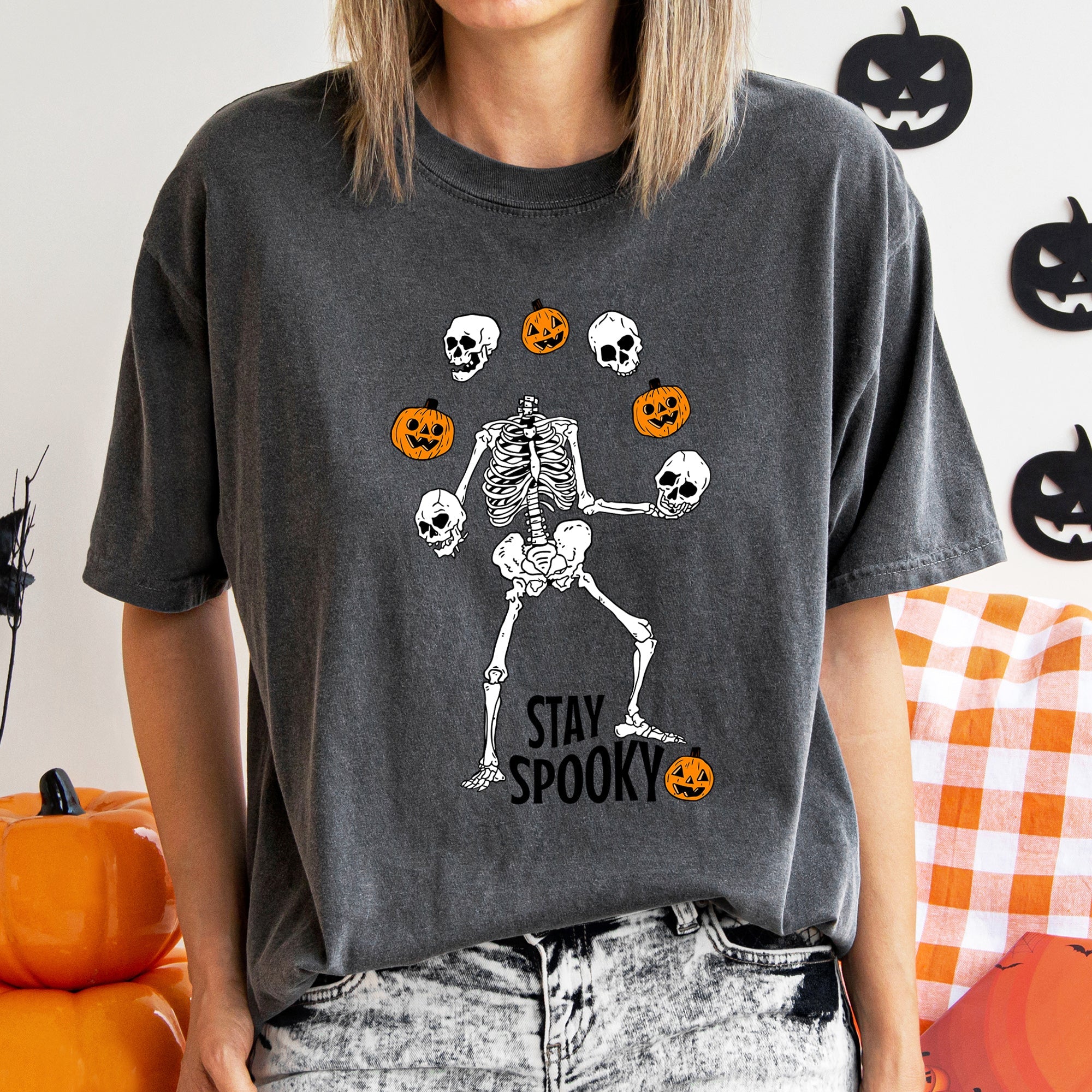 Stay Spooky Juggling Skeleton Retro Halloween Vintage Midnight Edition Comfort Colors Tee