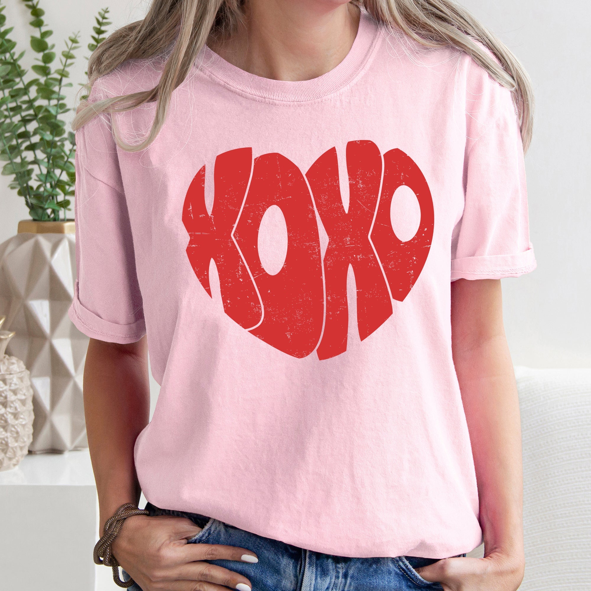 Retro XOXO Heart Vintage Love For Valentine's Day And Everyday Wear Comfort Colors Tee