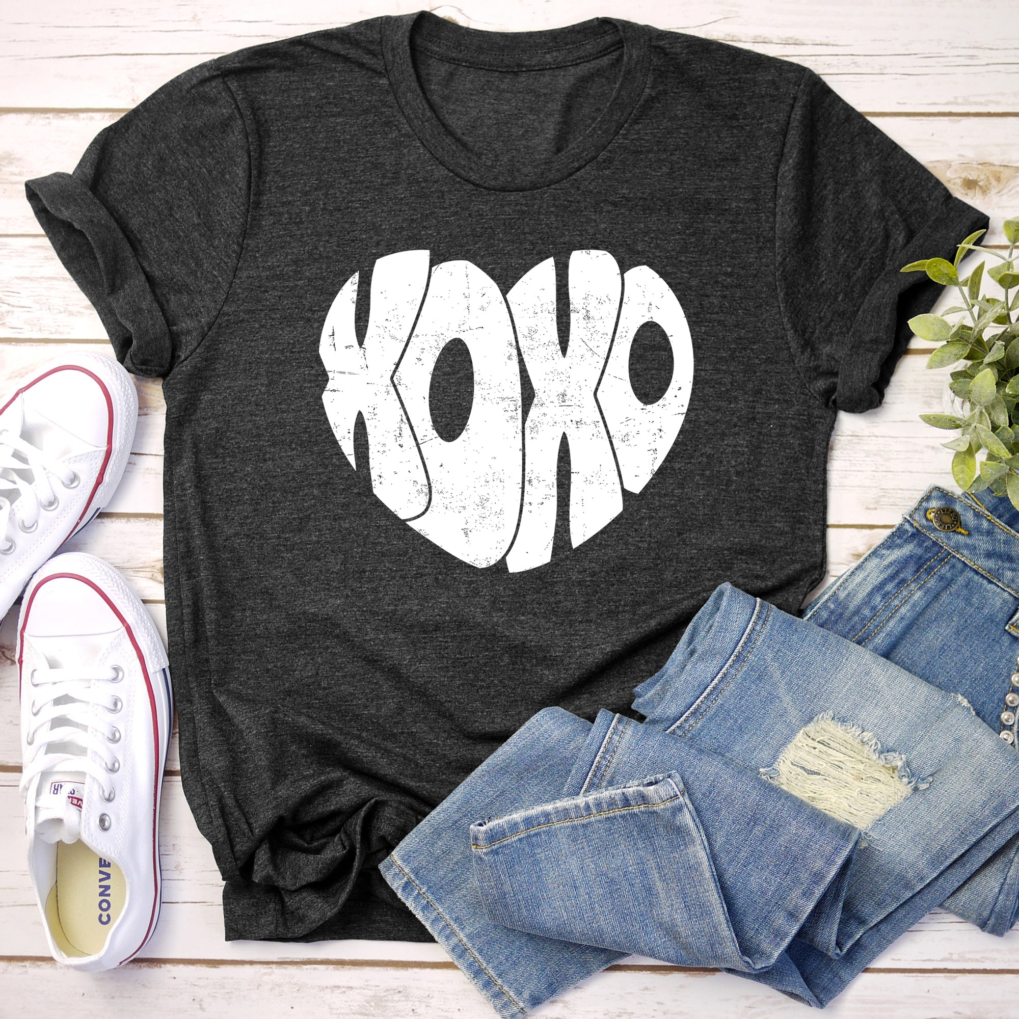 Limited Retro XOXO Heart Vintage Valentine's Day Edition Ultra Soft Classic Graphic Tee
